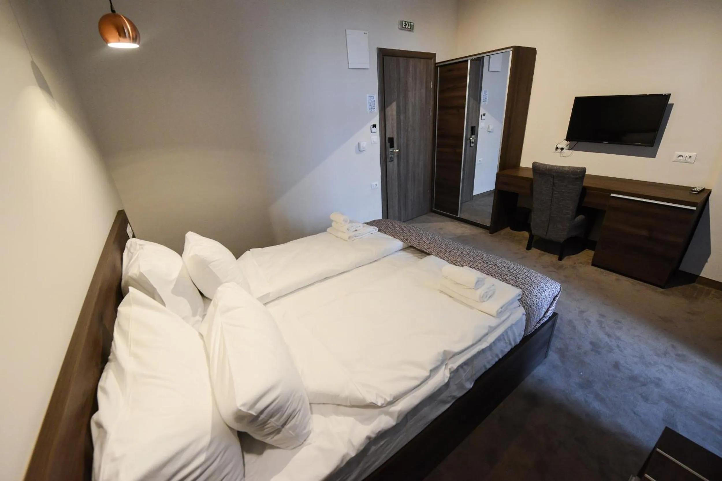 Bed in Hotel Cara 28