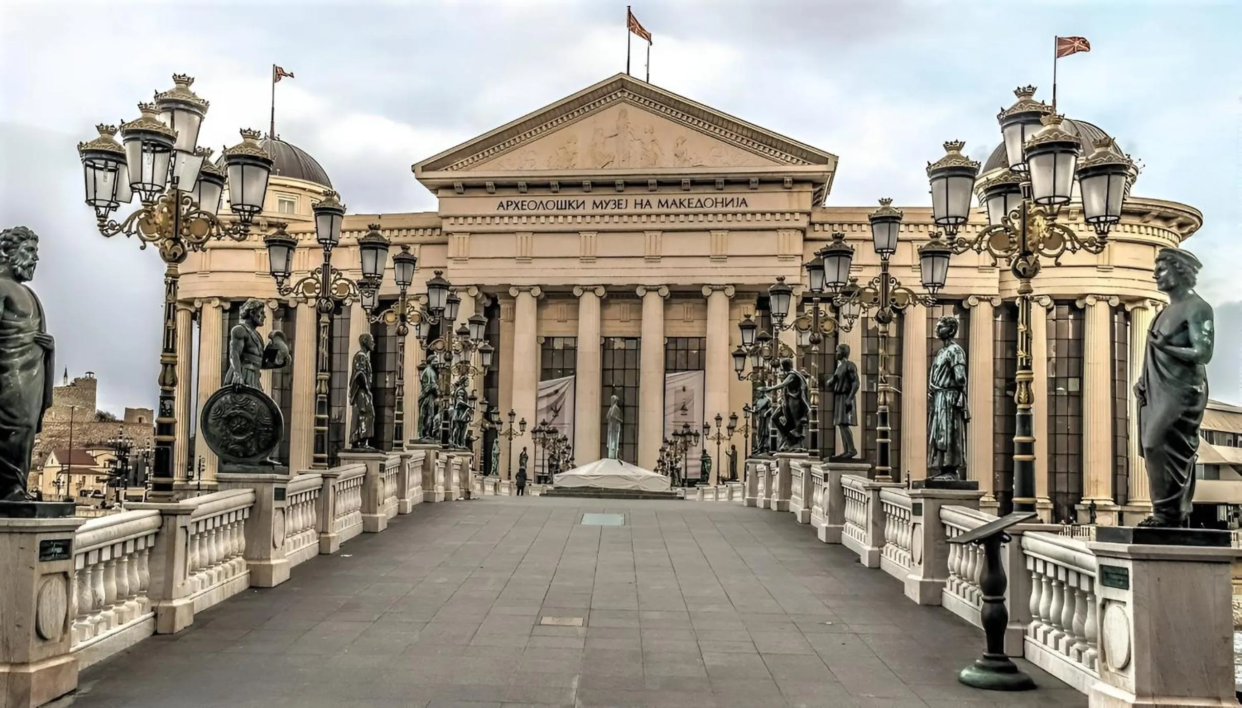 Nearby landmark in Hotel Cara 28