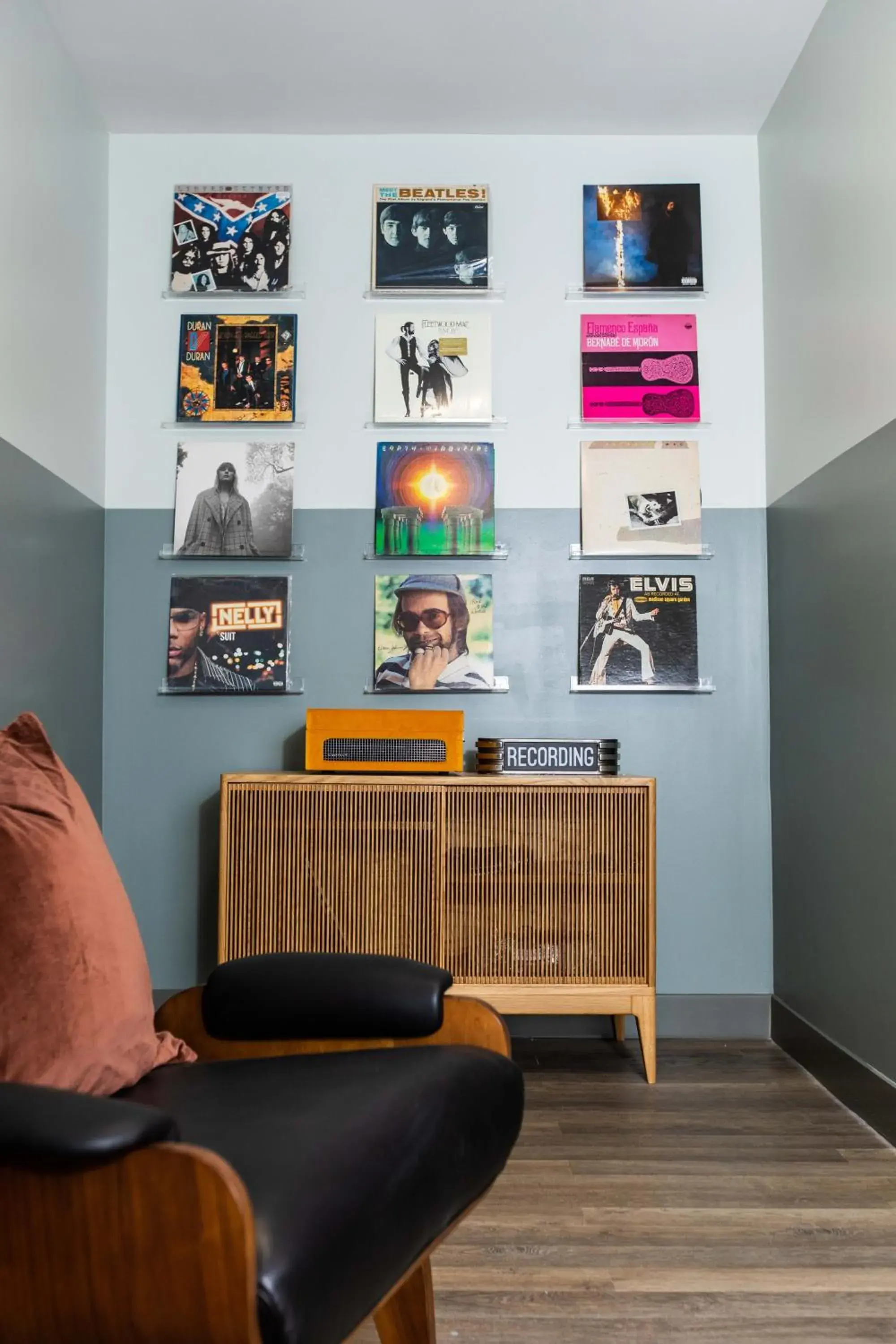 Vinyl Suite with Two Queen Beds in voco The Darwin - Atlanta Midtown by IHG Vinyl Suite with Two Queen Beds in voco The Darwin - Atlanta Midtown by IHG