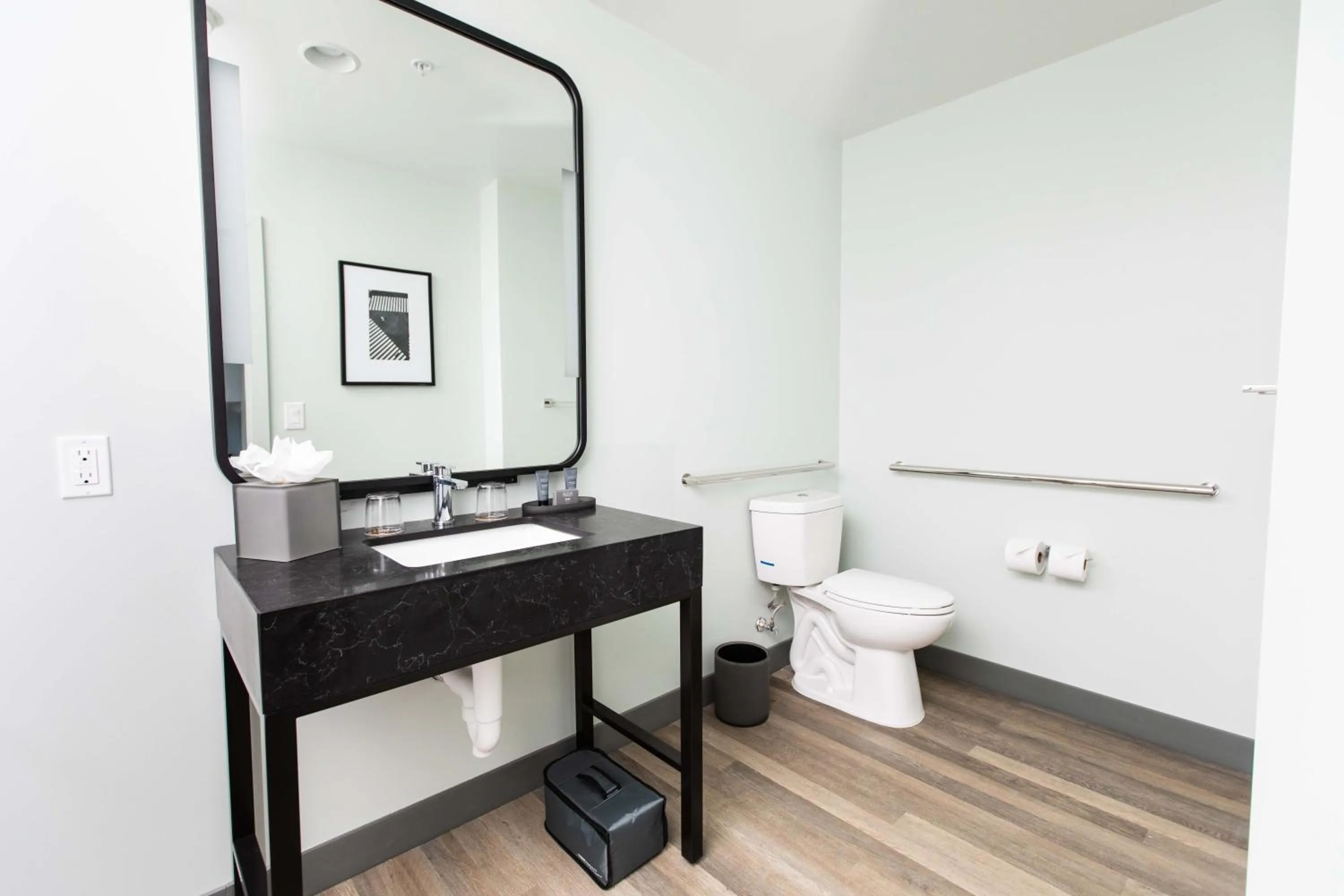 Toilet in voco The Darwin - Atlanta Midtown by IHG