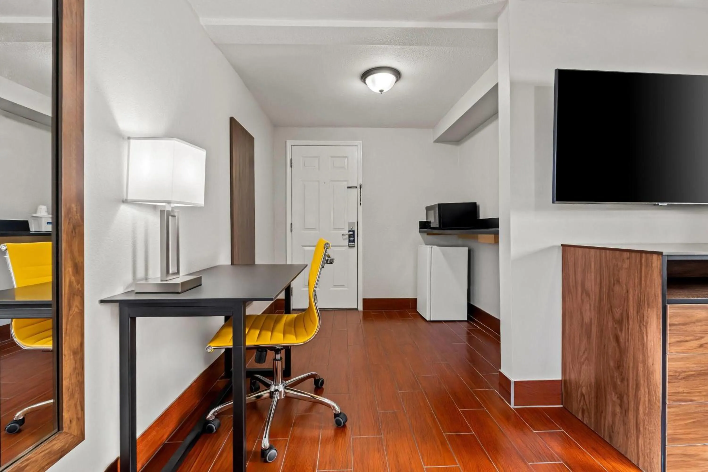 Photo of the whole room in Travelodge by Wyndham Hotel & Cottages St Augustine - Historic