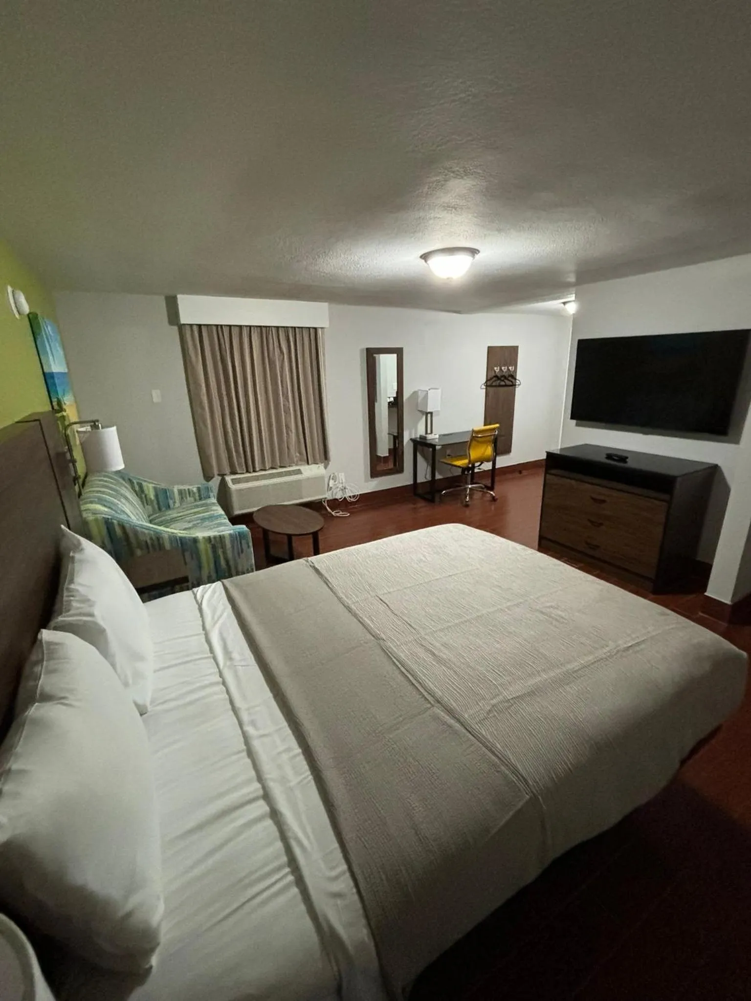 Photo of the whole room, Bed in Travelodge by Wyndham Hotel & Cottages St Augustine - Historic
