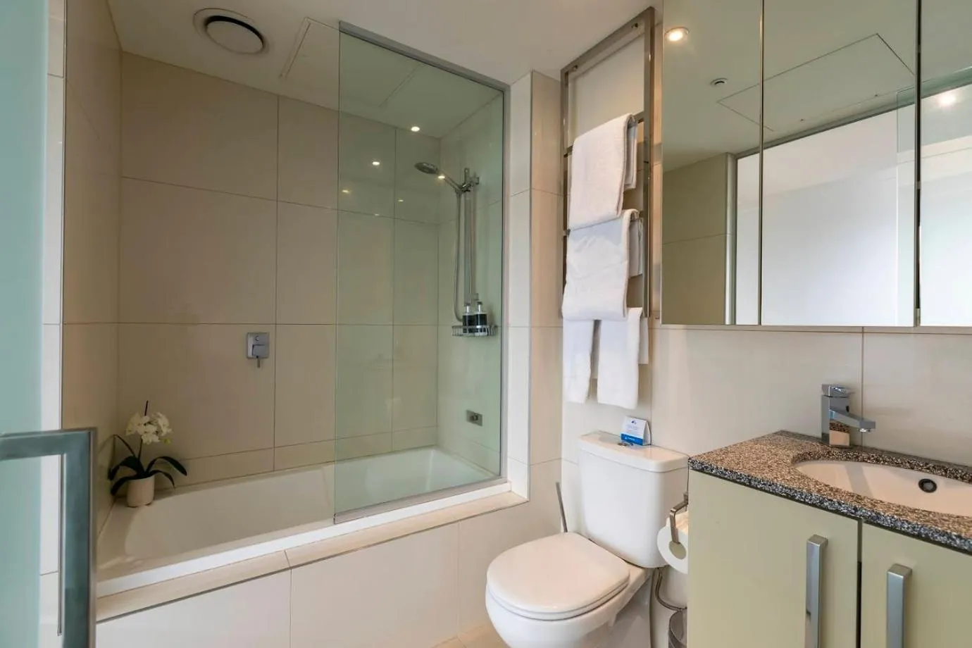 Corporate Living Accommodation Hawthorn