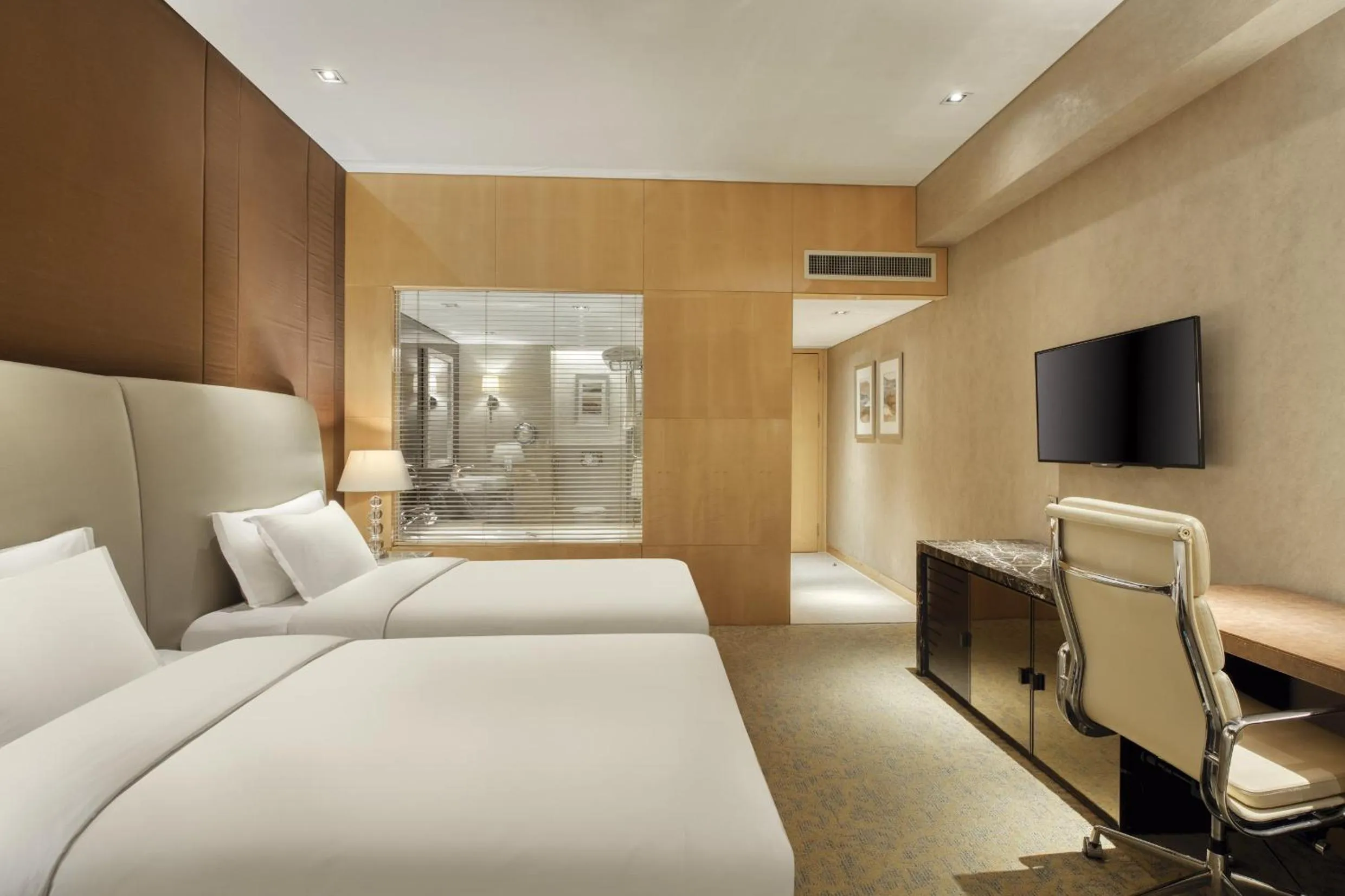 Photo of the whole room, Bed in Crowne Plaza Beijing Chaoyang U-Town by IHG