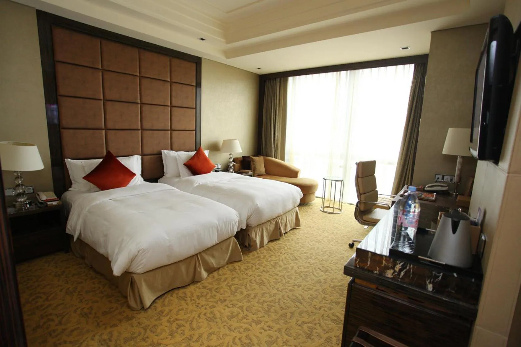 Bed in Crowne Plaza Beijing Chaoyang U-Town by IHG