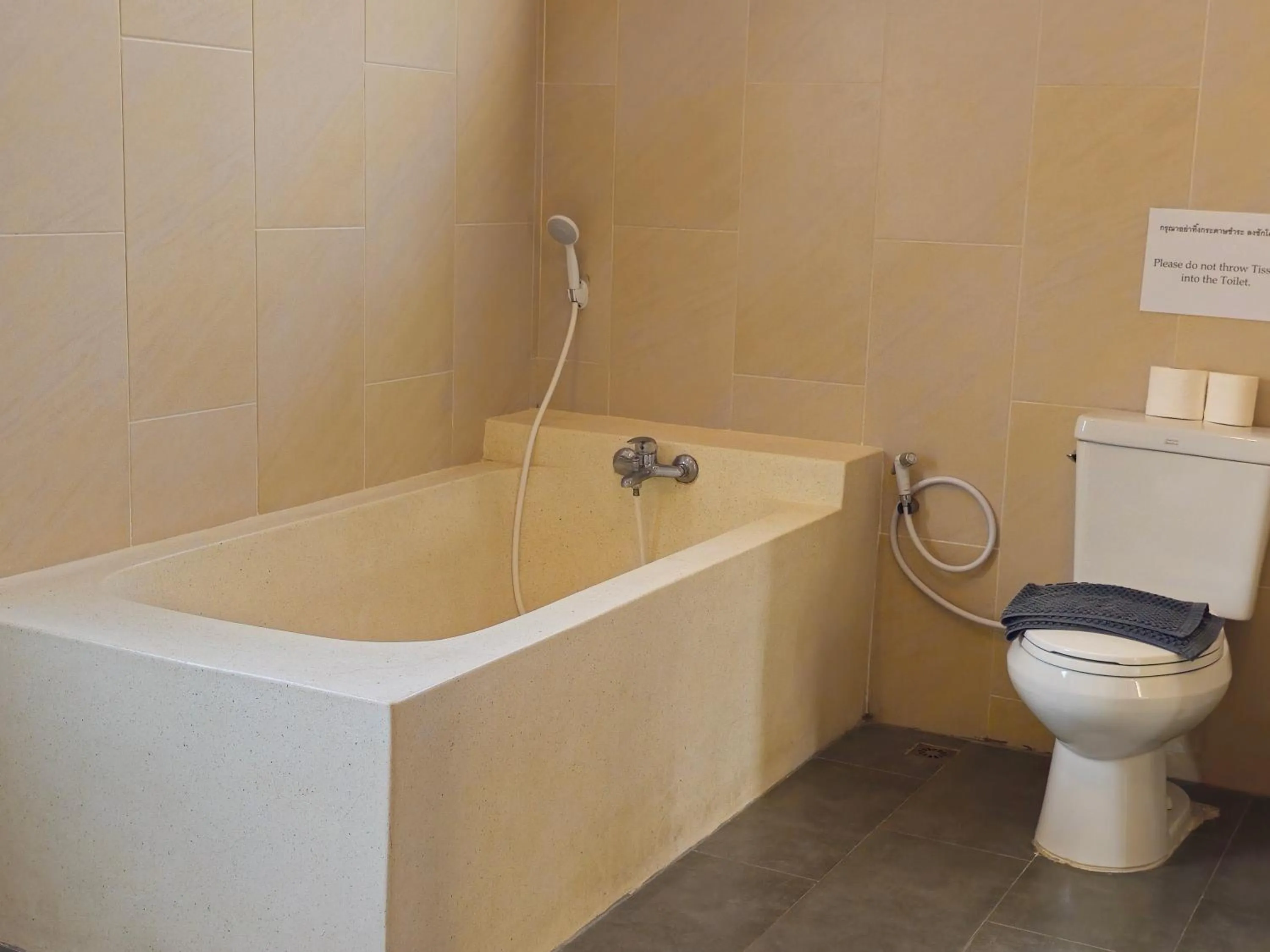 Toilet in Baan Mesuk Hua Hin Spa and Resort