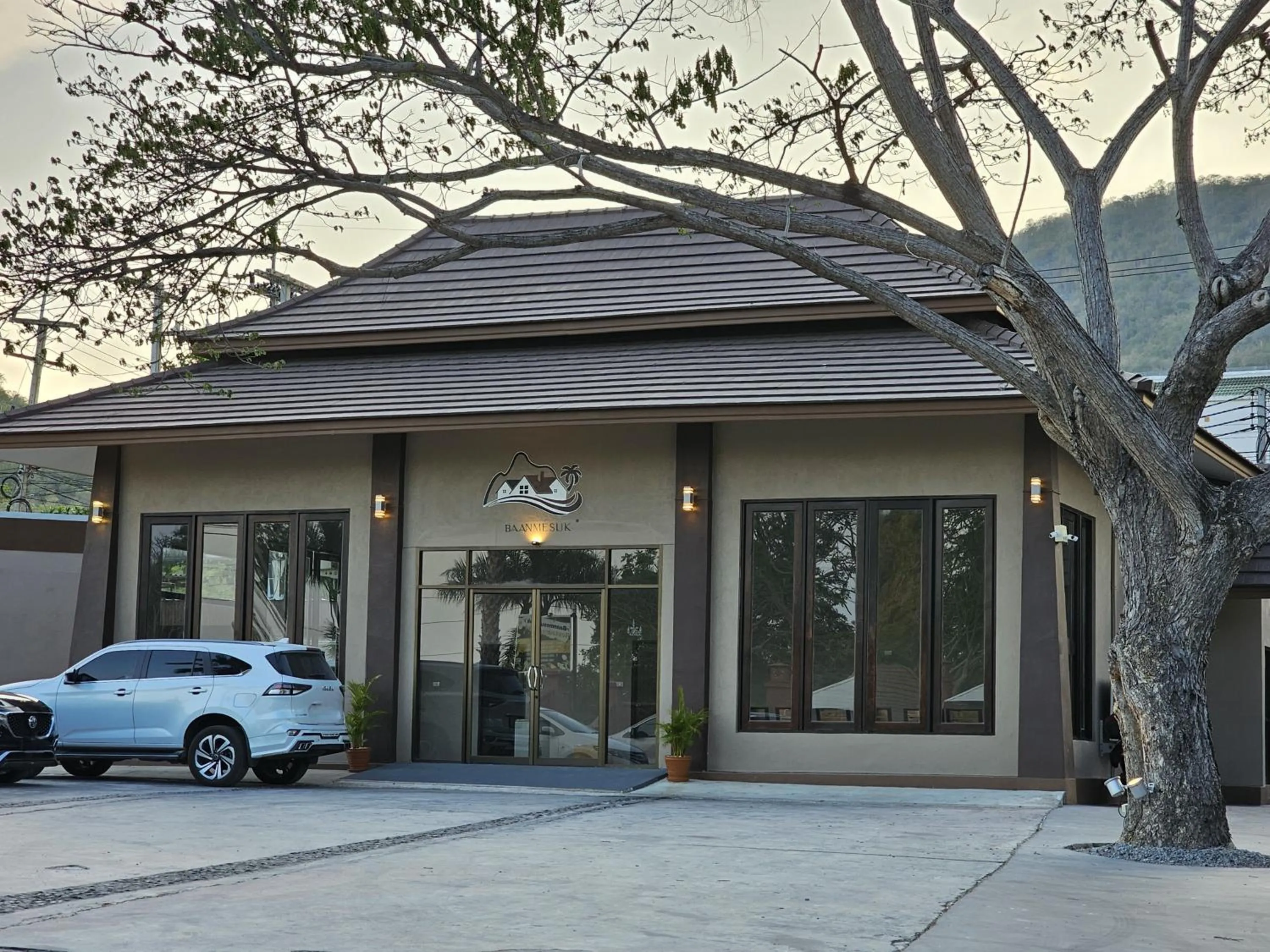 Parking in Baan Mesuk Hua Hin Spa and Resort