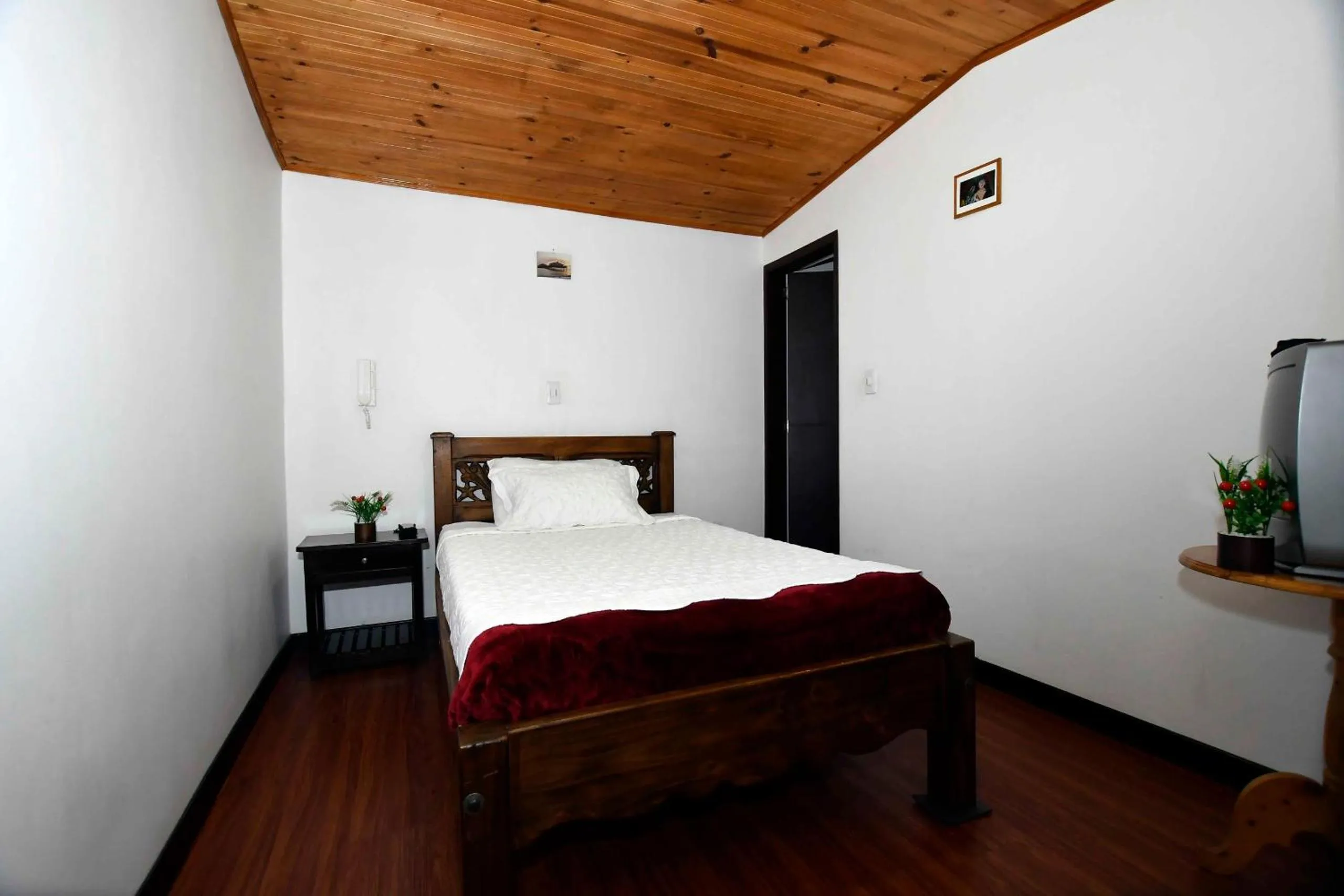 Photo of the whole room, Bed in Hotel Aroma del Bosque Posada Cafe