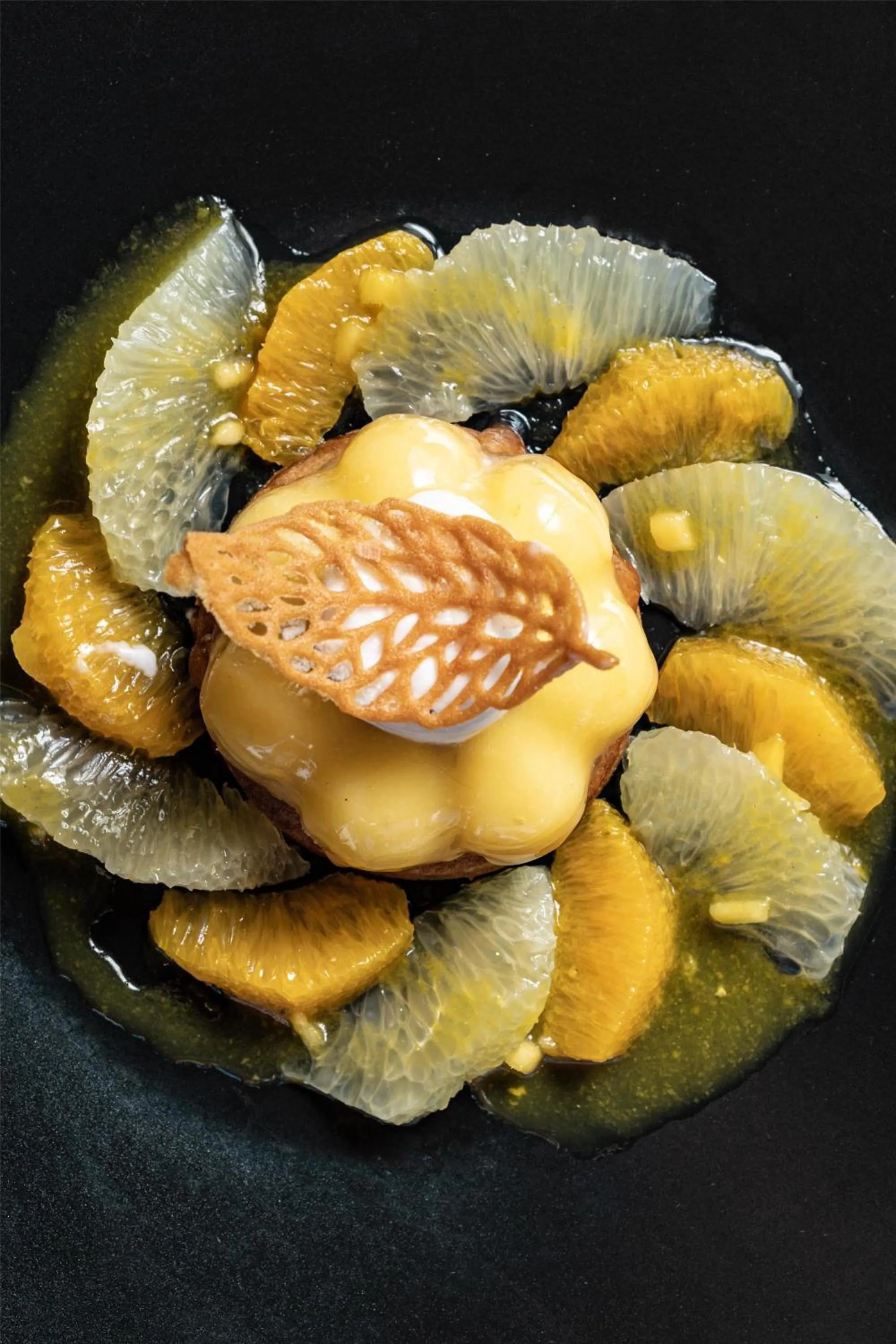 Dining area in Hilton Moorea Lagoon Resort & Spa