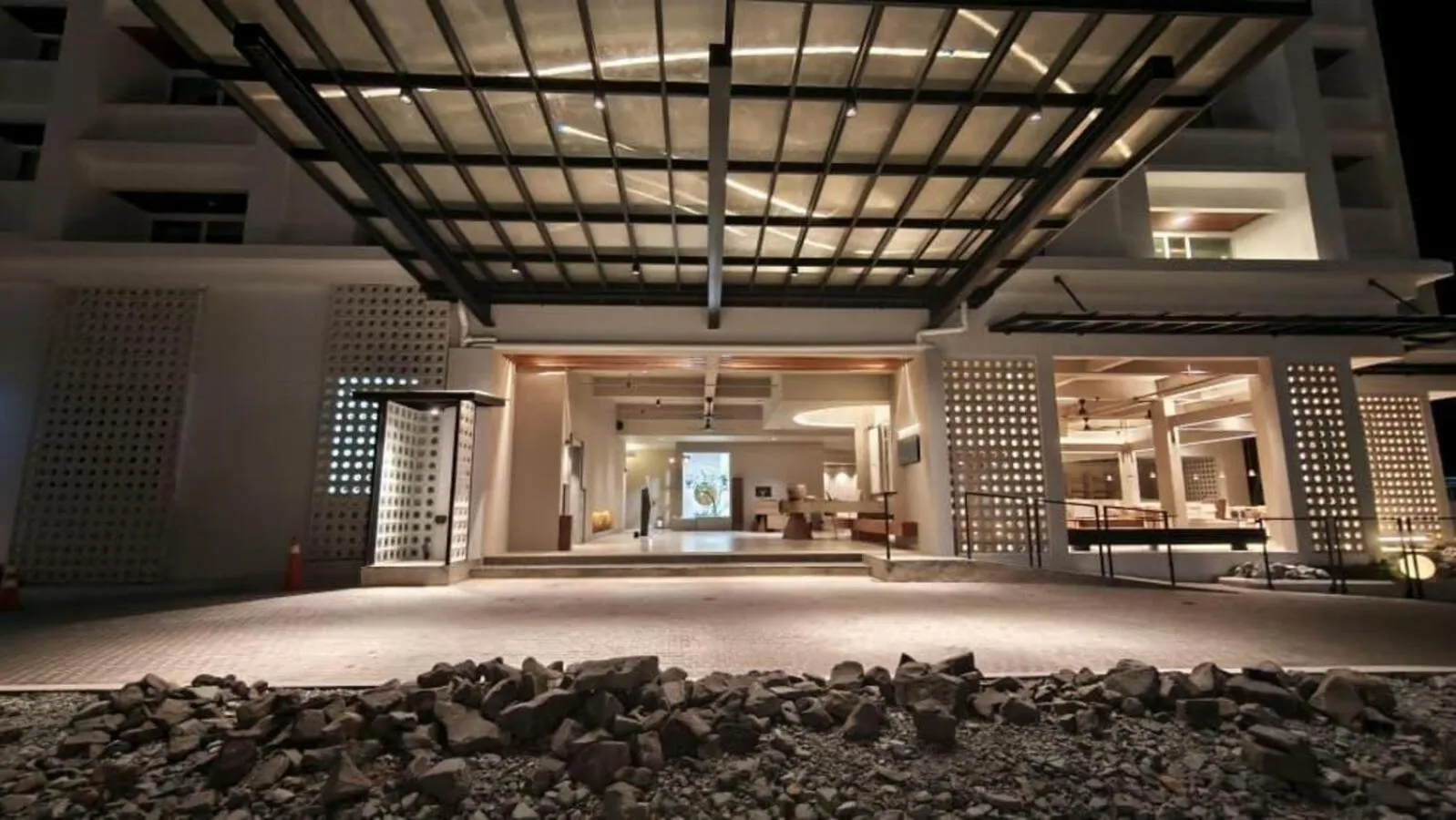 Facade/entrance in Blanco Apartment Hotel