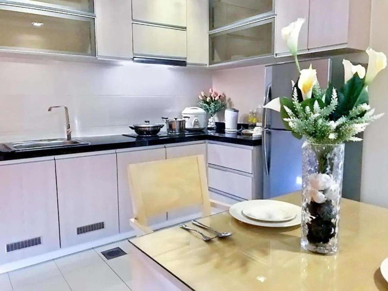 Kitchen or kitchenette in Blanco Apartment Hotel