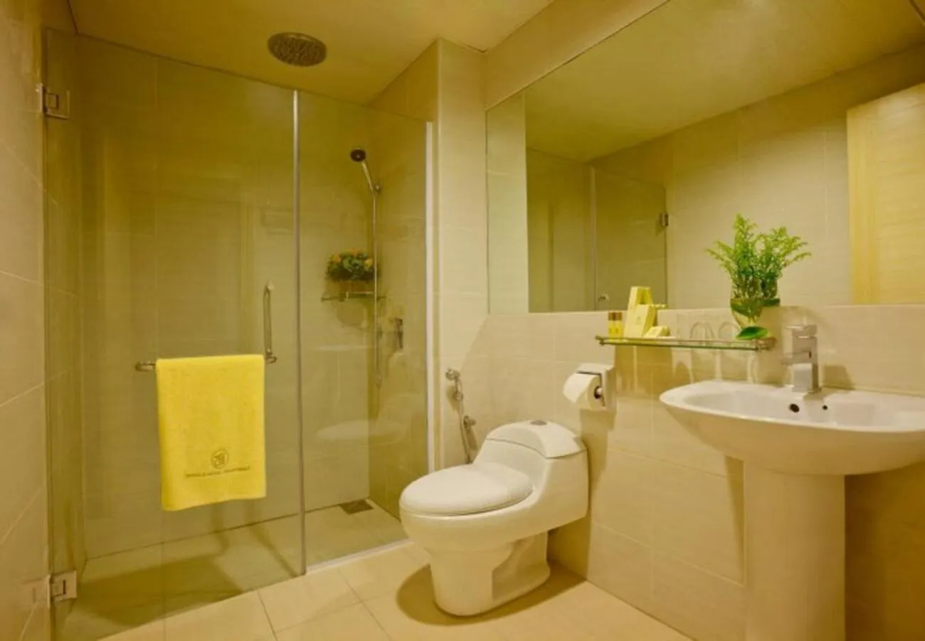 Shower in Blanco Apartment Hotel