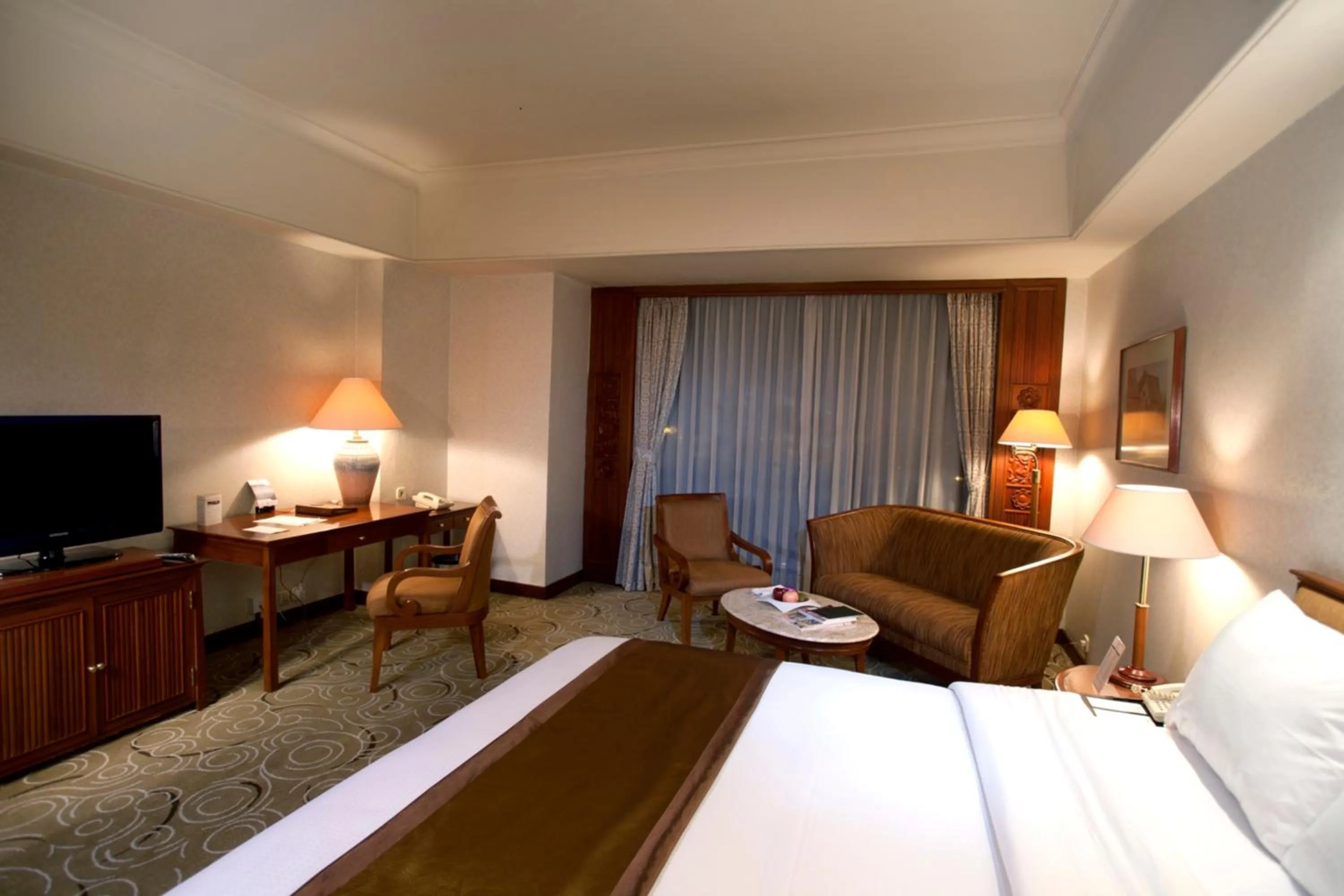 Bed in The Sultan Hotel & Residence Jakarta