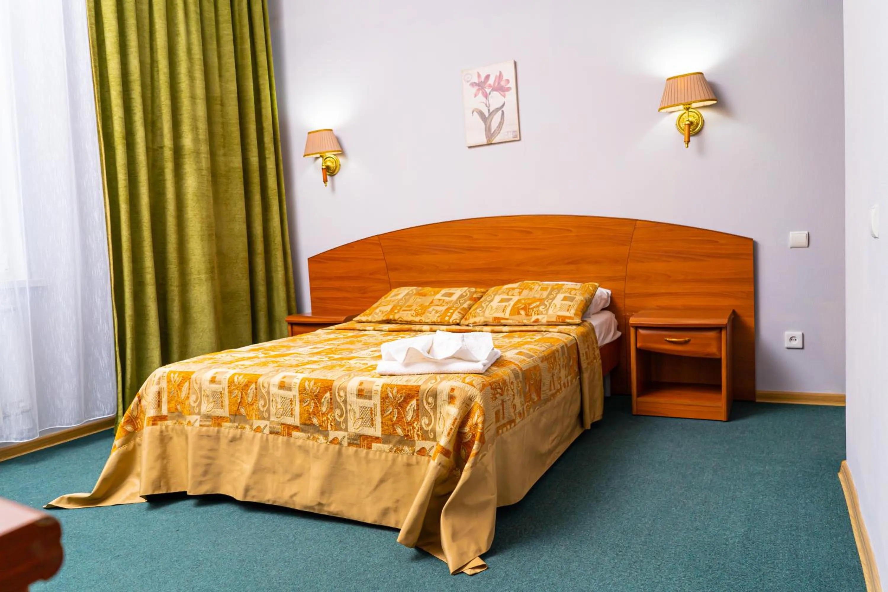 Bed in Victoria Palace