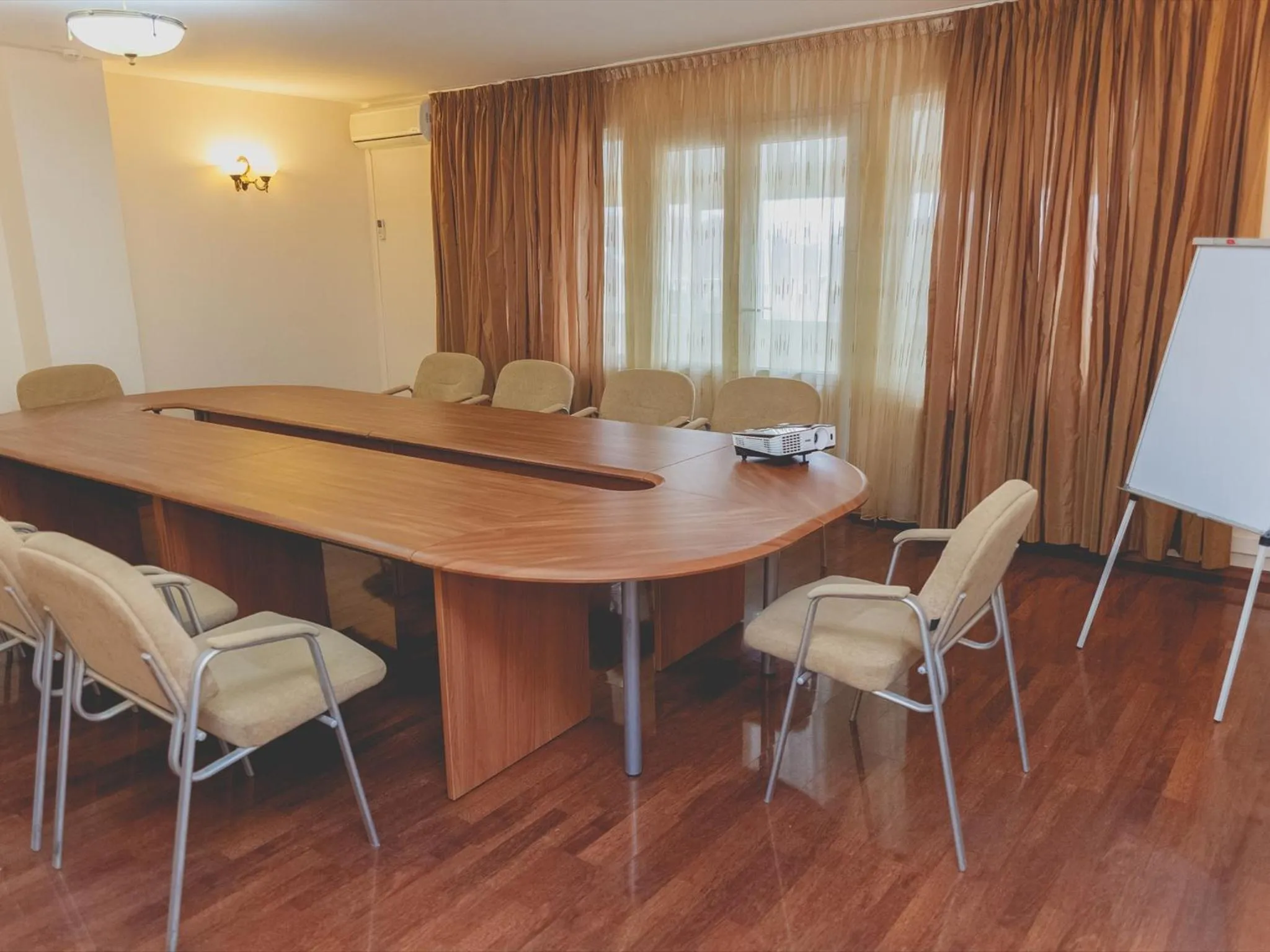 Business facilities in Victoria Palace