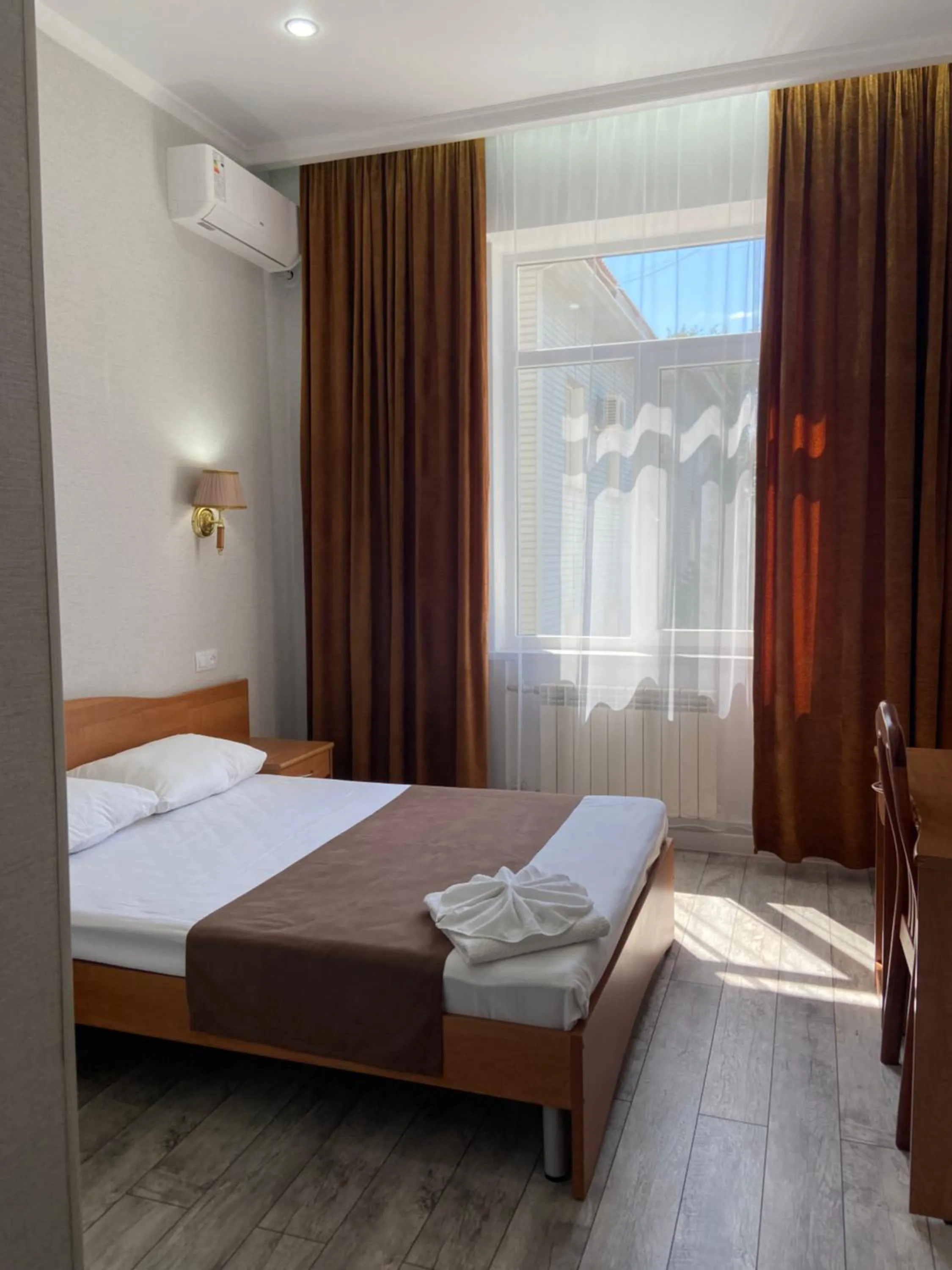 Bed in Victoria Palace