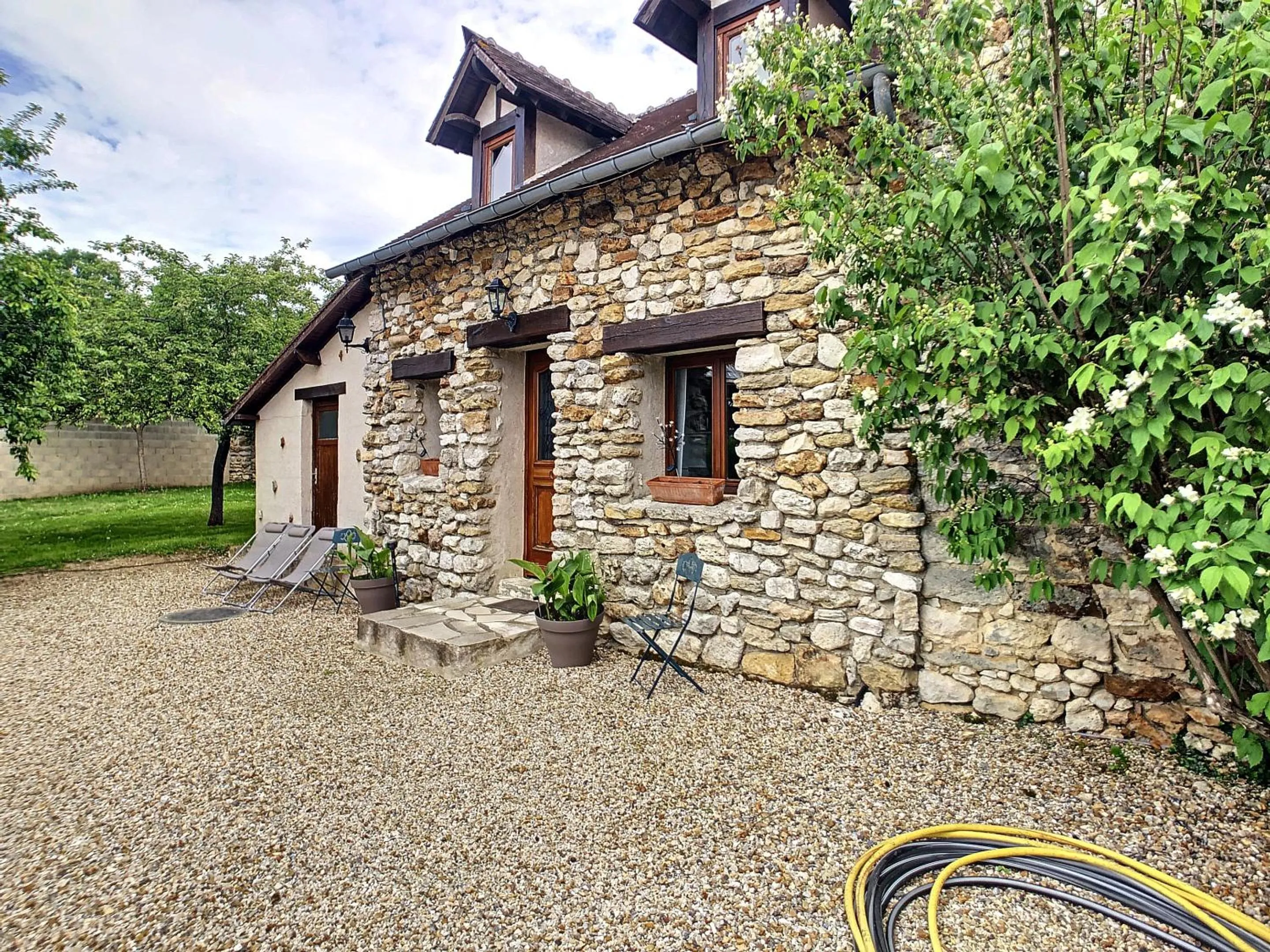 Property building in Trois logements indépendant au Grande Vigne