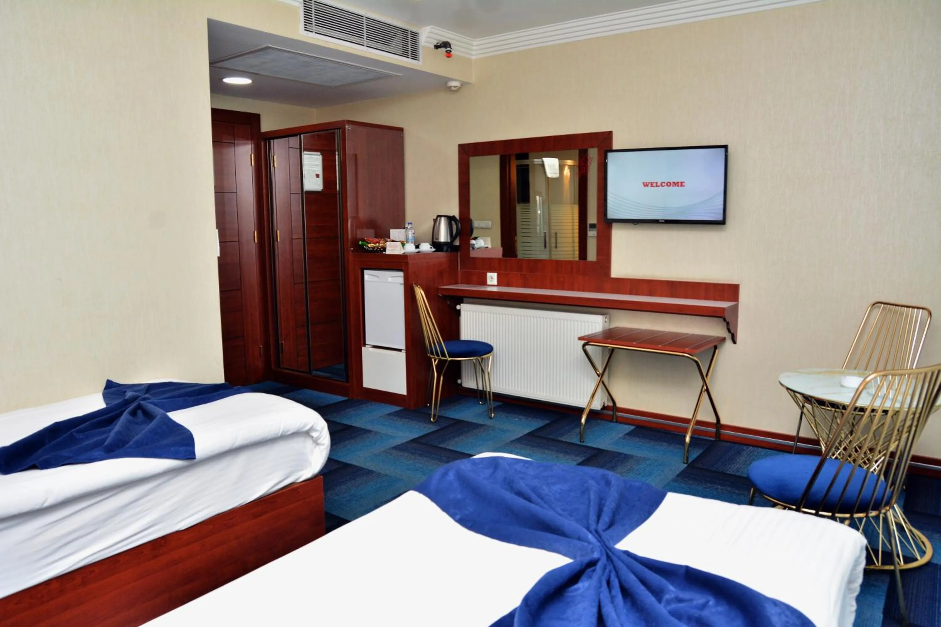 Massage, Bed in Business Grand Hotel