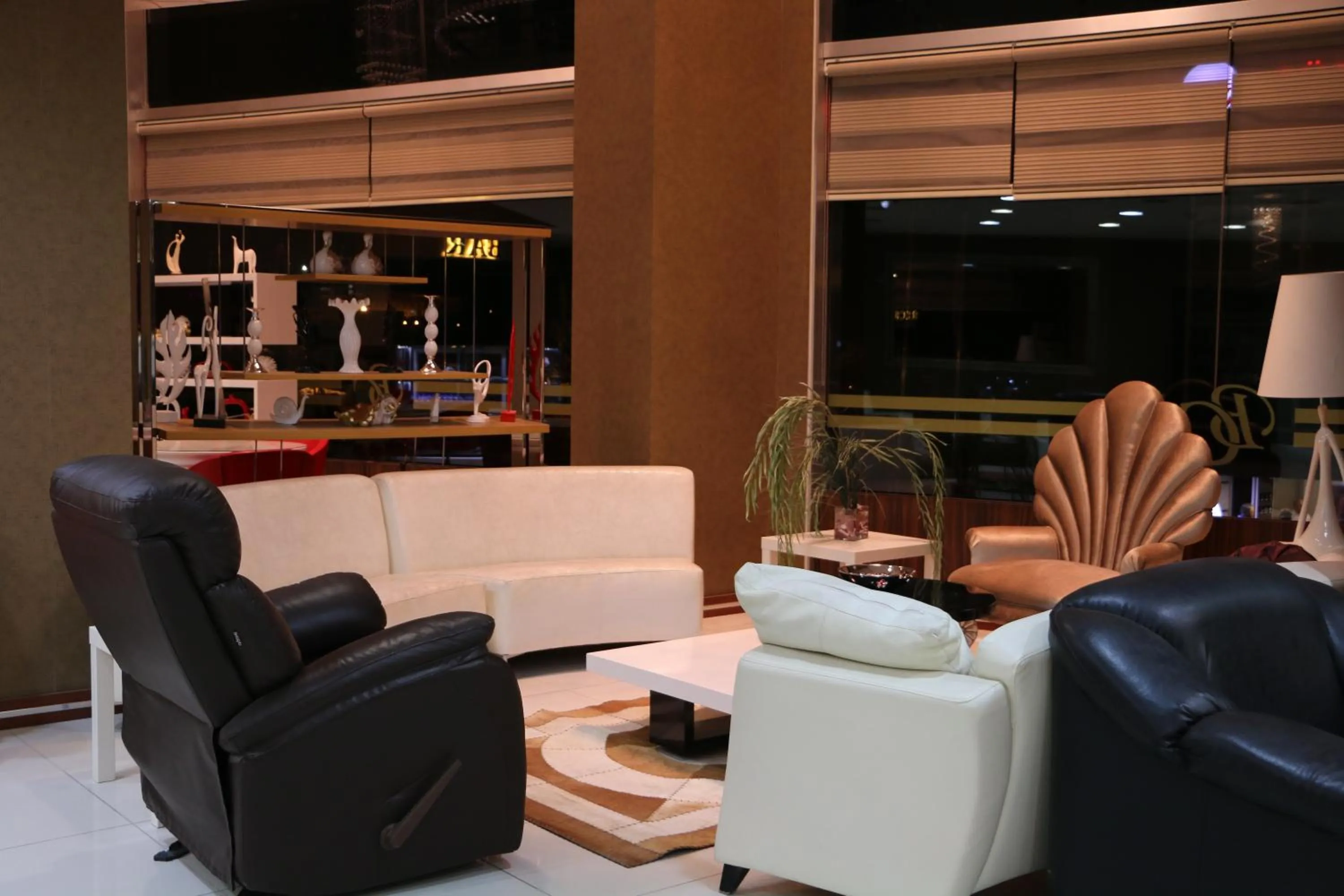 Lounge or bar in Business Grand Hotel