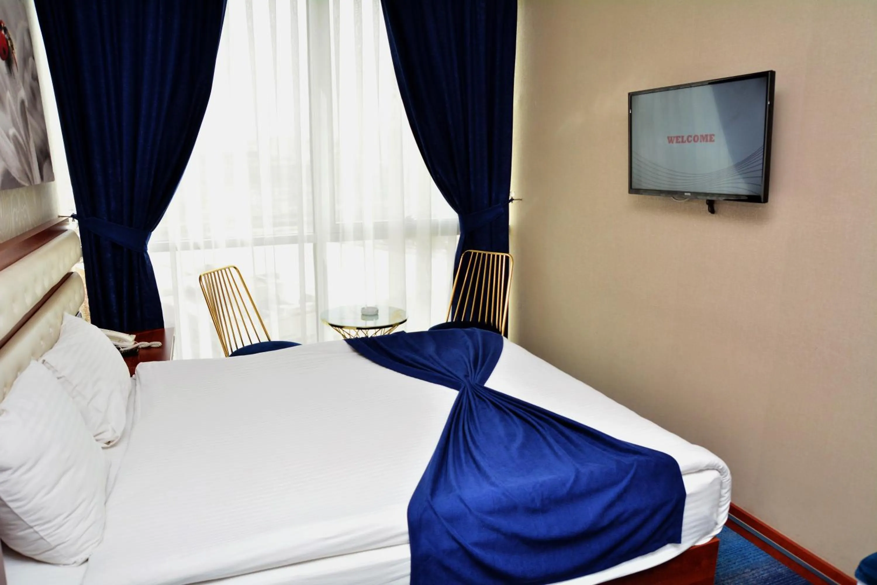Massage, Bed in Business Grand Hotel
