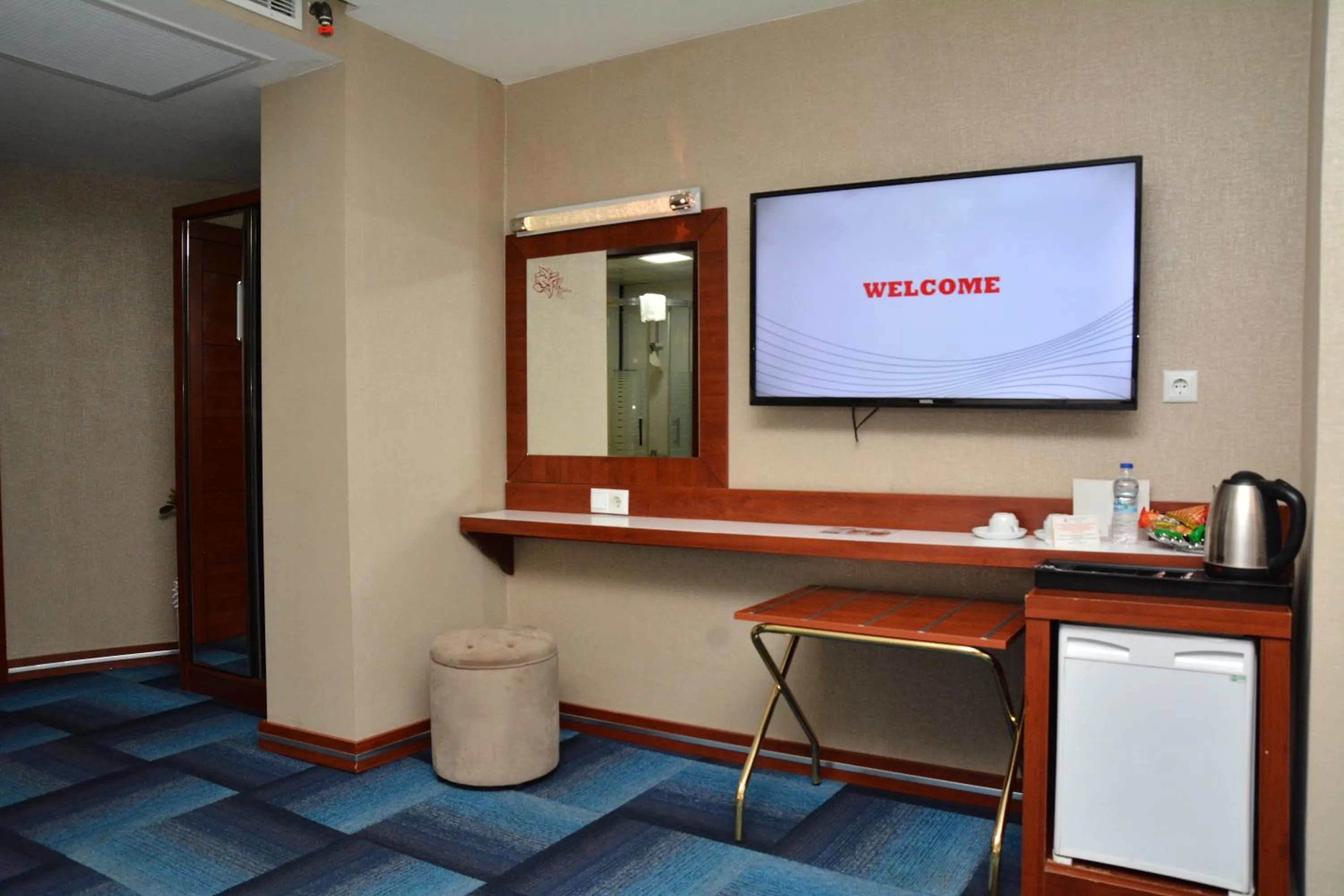 Photo of the whole room in Business Grand Hotel