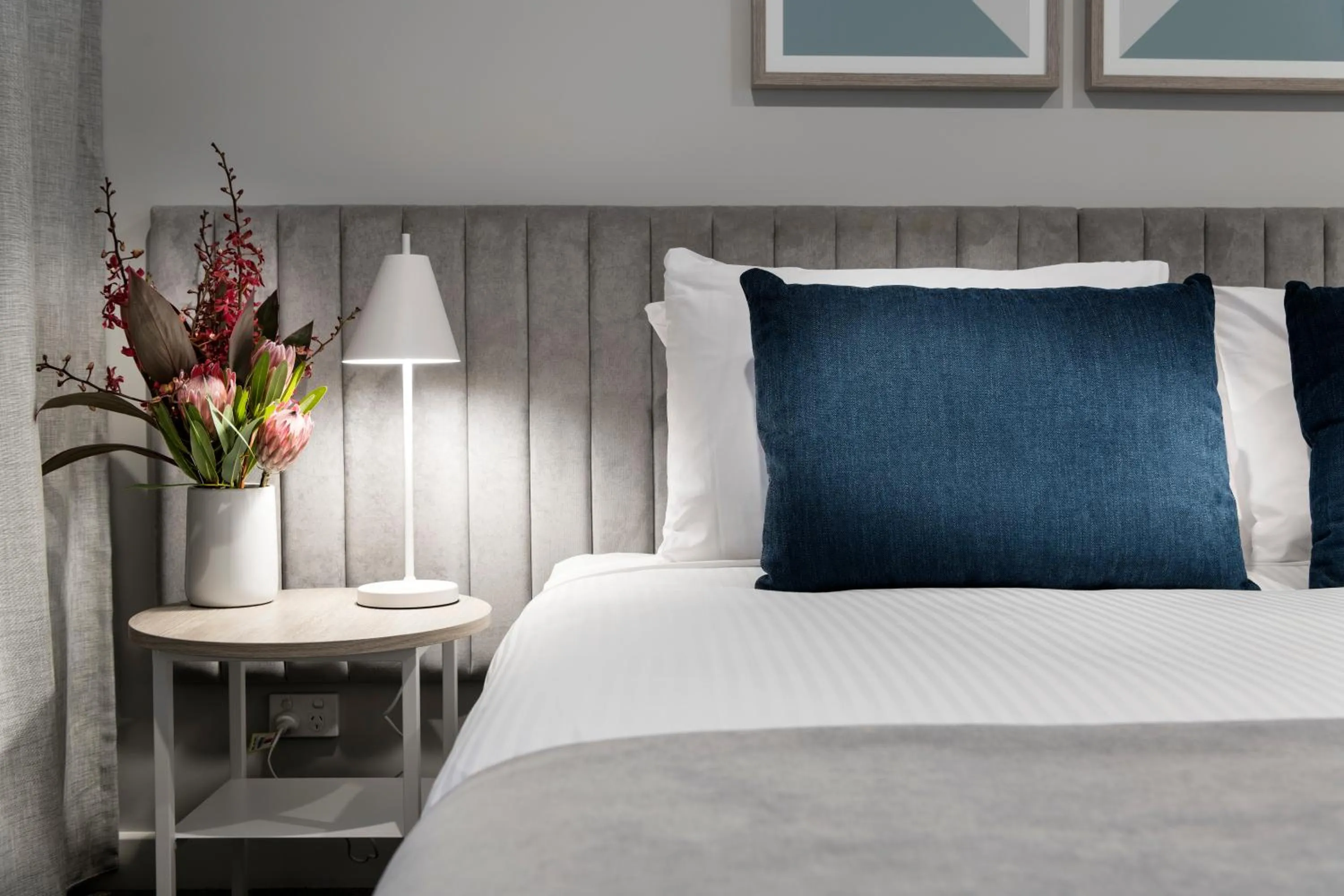 Bedroom, Bed in Quest Midland