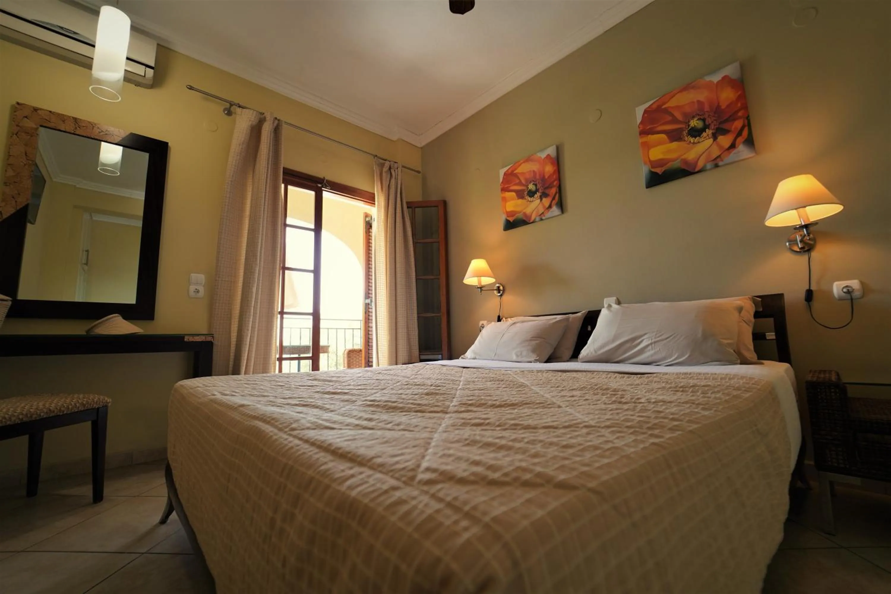 Bed in Bella Vista Hotel Studios & Apartments