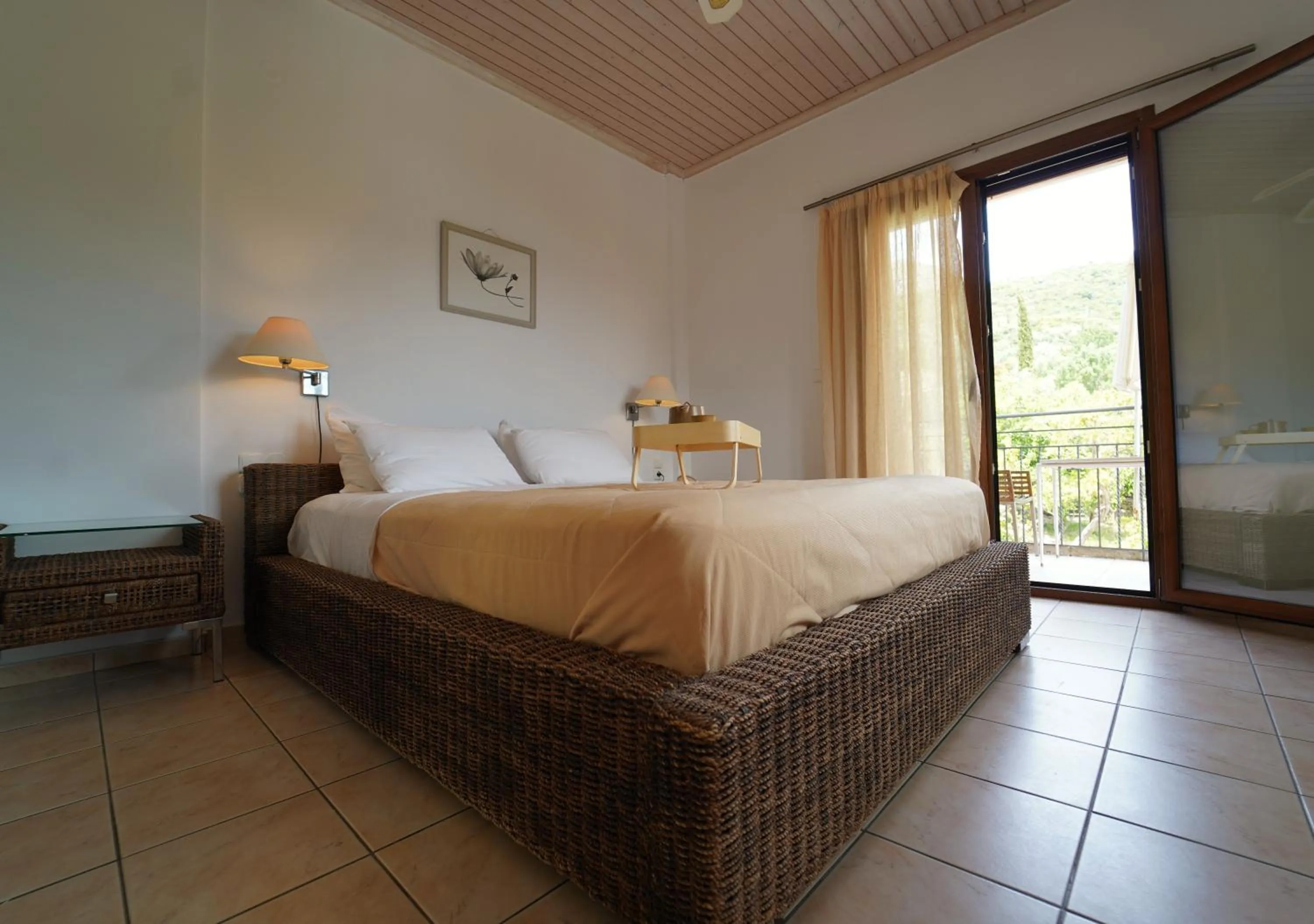 Bed in Bella Vista Hotel Studios & Apartments