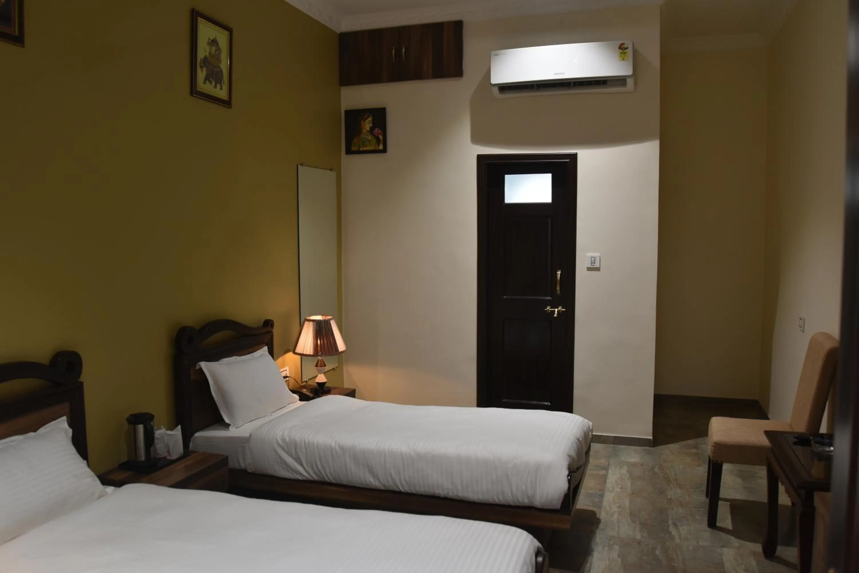 Bed in Jaipur Hotel New - Heritage Hotel