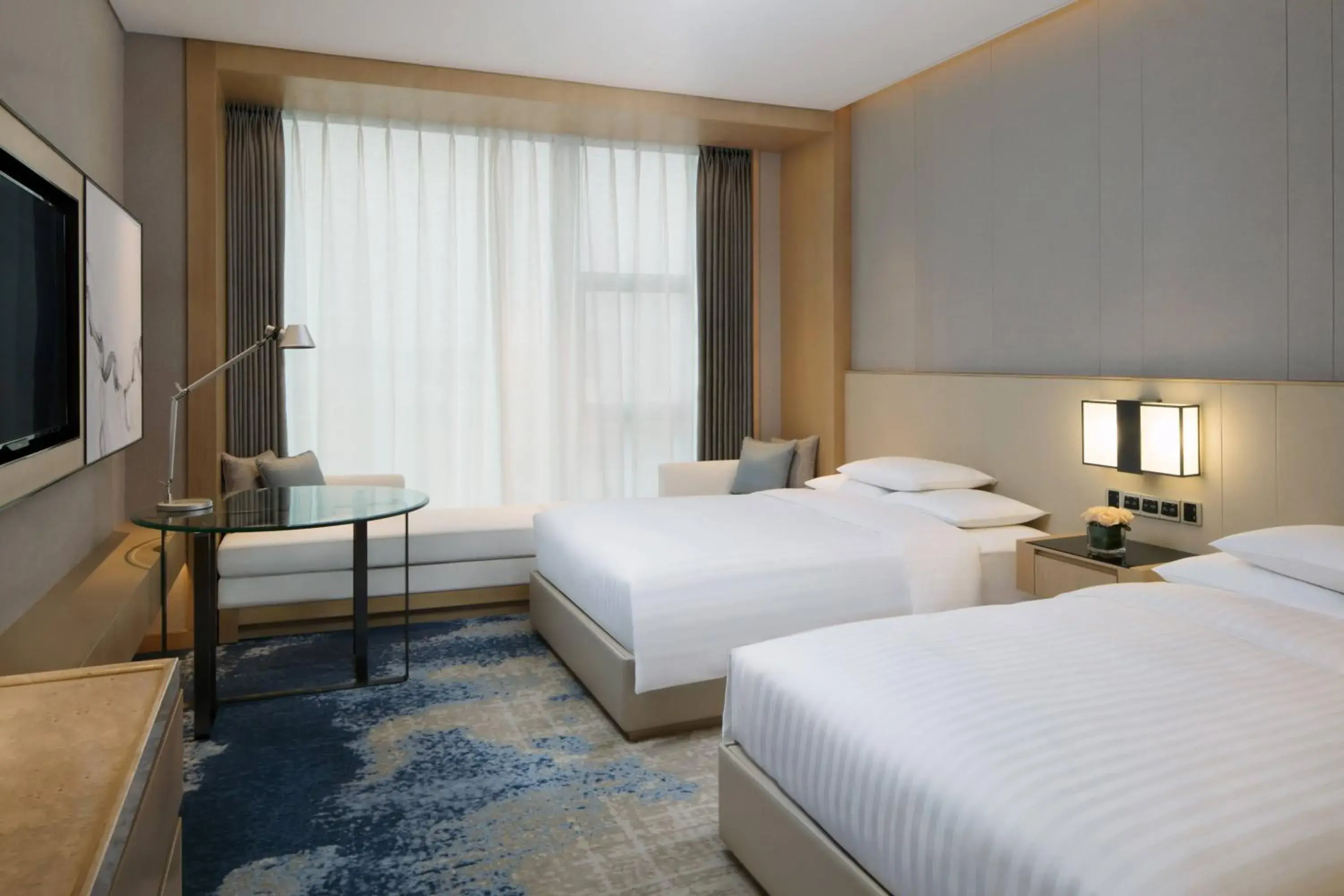 Executive Twin Room with Lounge Access in Courtyard by Marriott Zhengzhou Airport Executive Twin Room with Lounge Access in Courtyard by Marriott Zhengzhou Airport