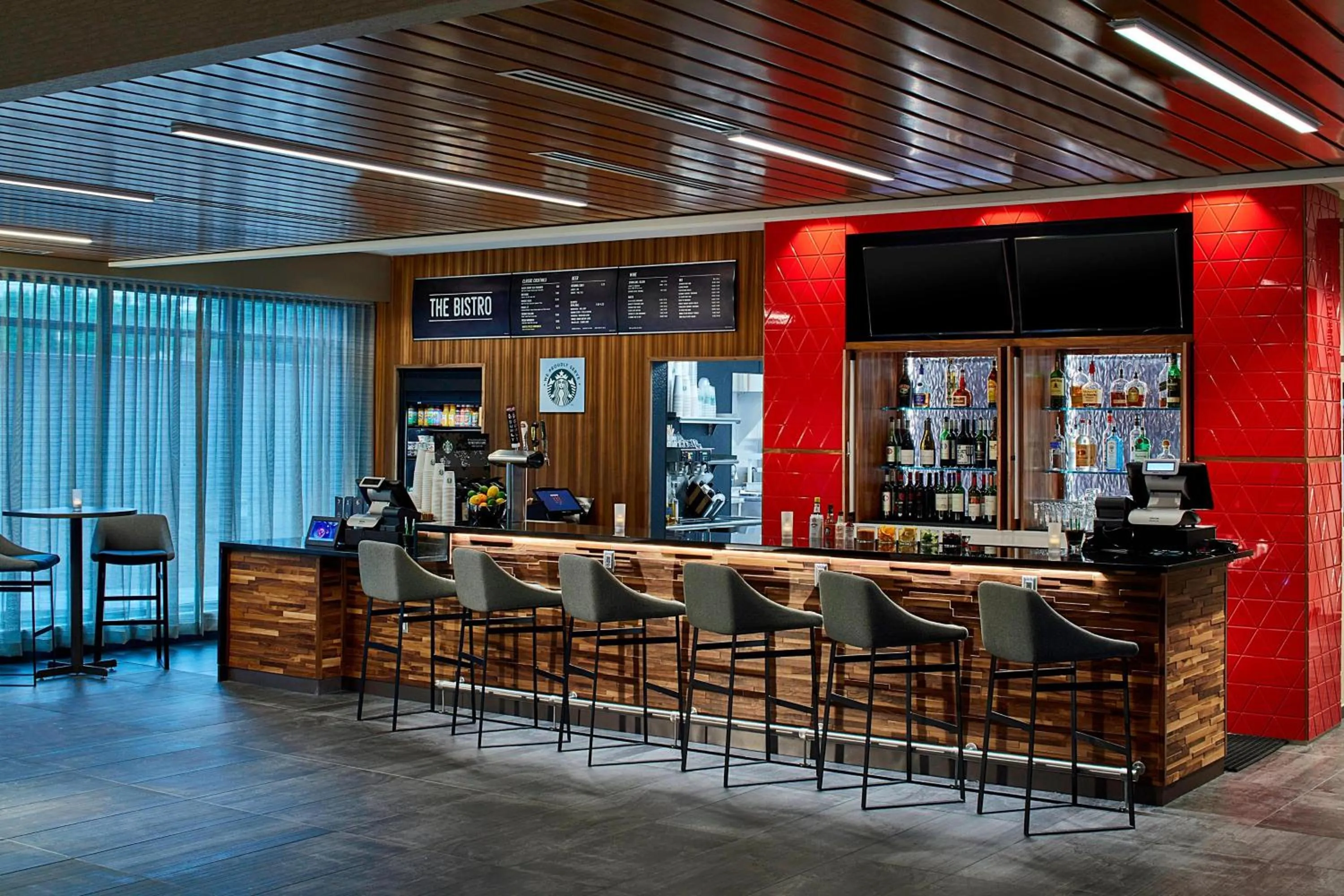 Lounge or bar in Courtyard by Marriott Minneapolis West
