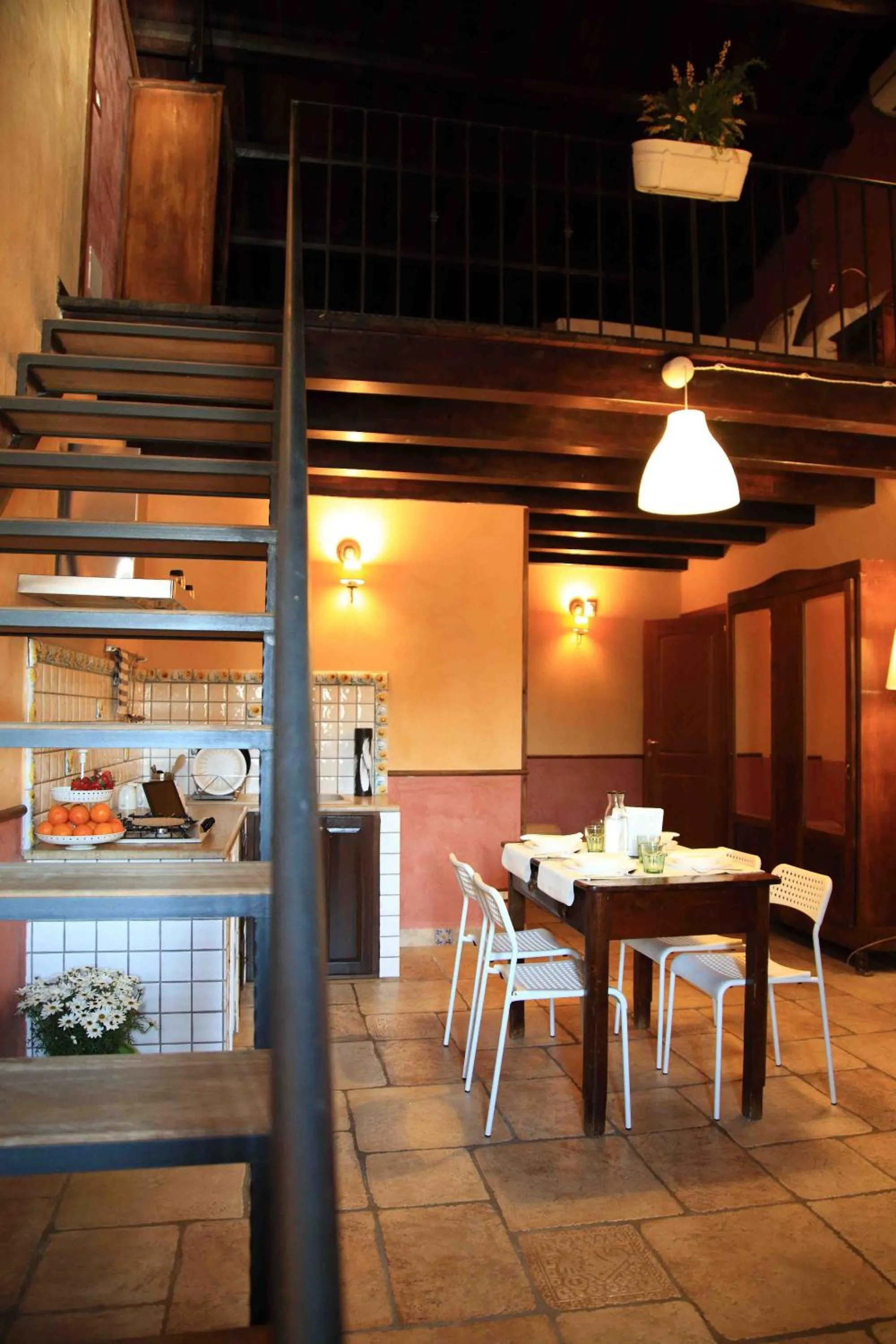 Kitchen or kitchenette in Jardin De France