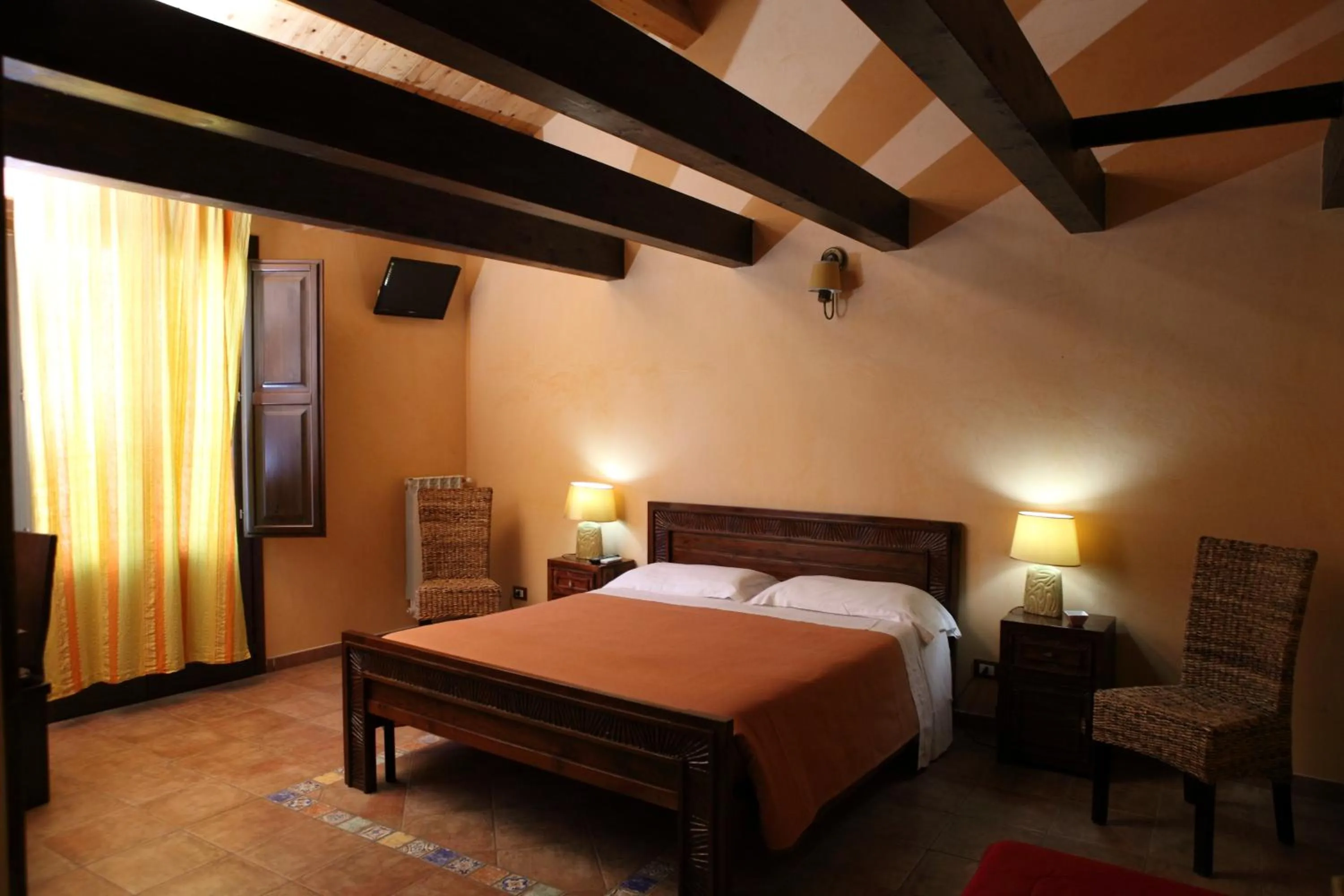 Bedroom, Bed in Jardin De France