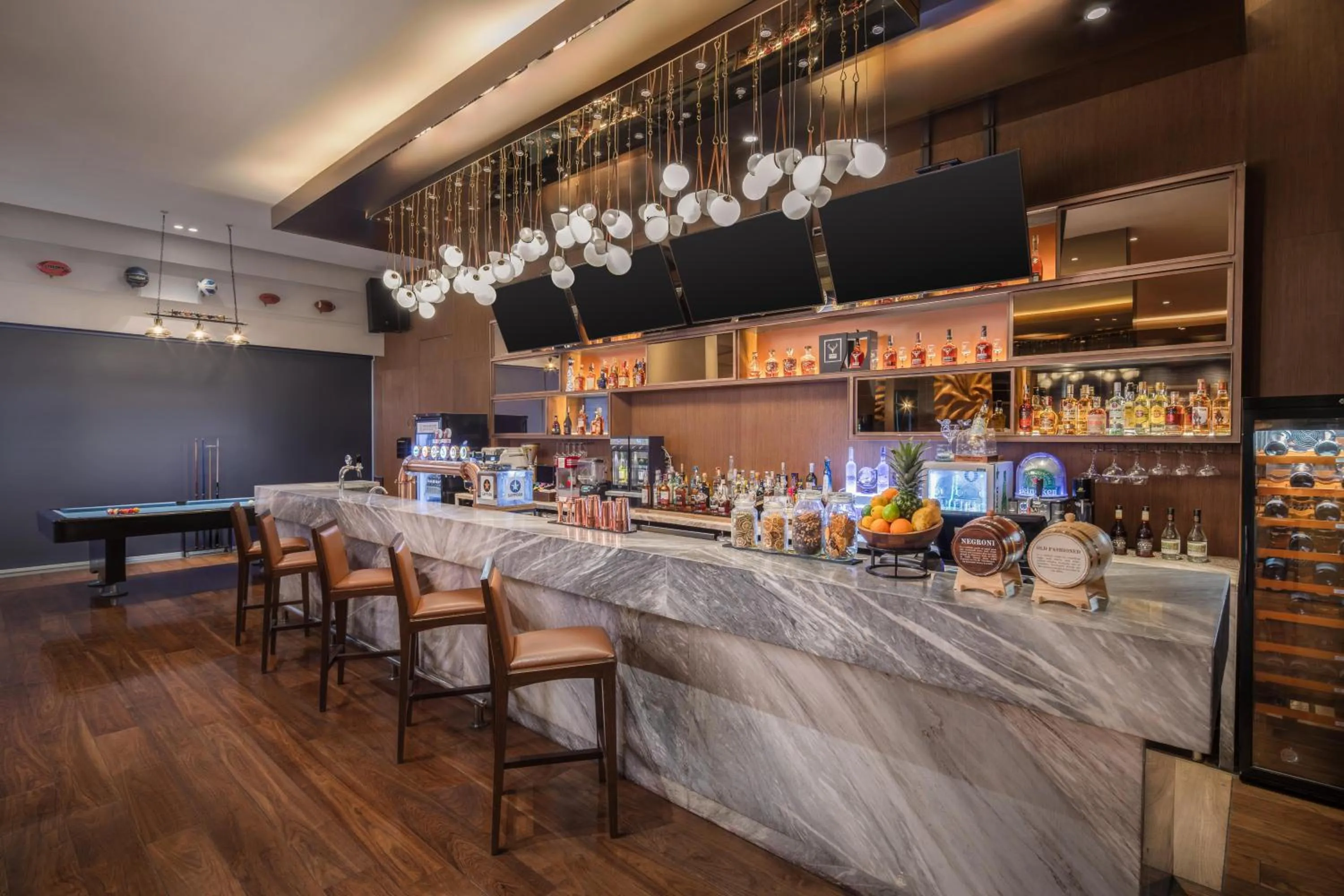 Lounge or bar in Hilton Manila Newport World Resorts