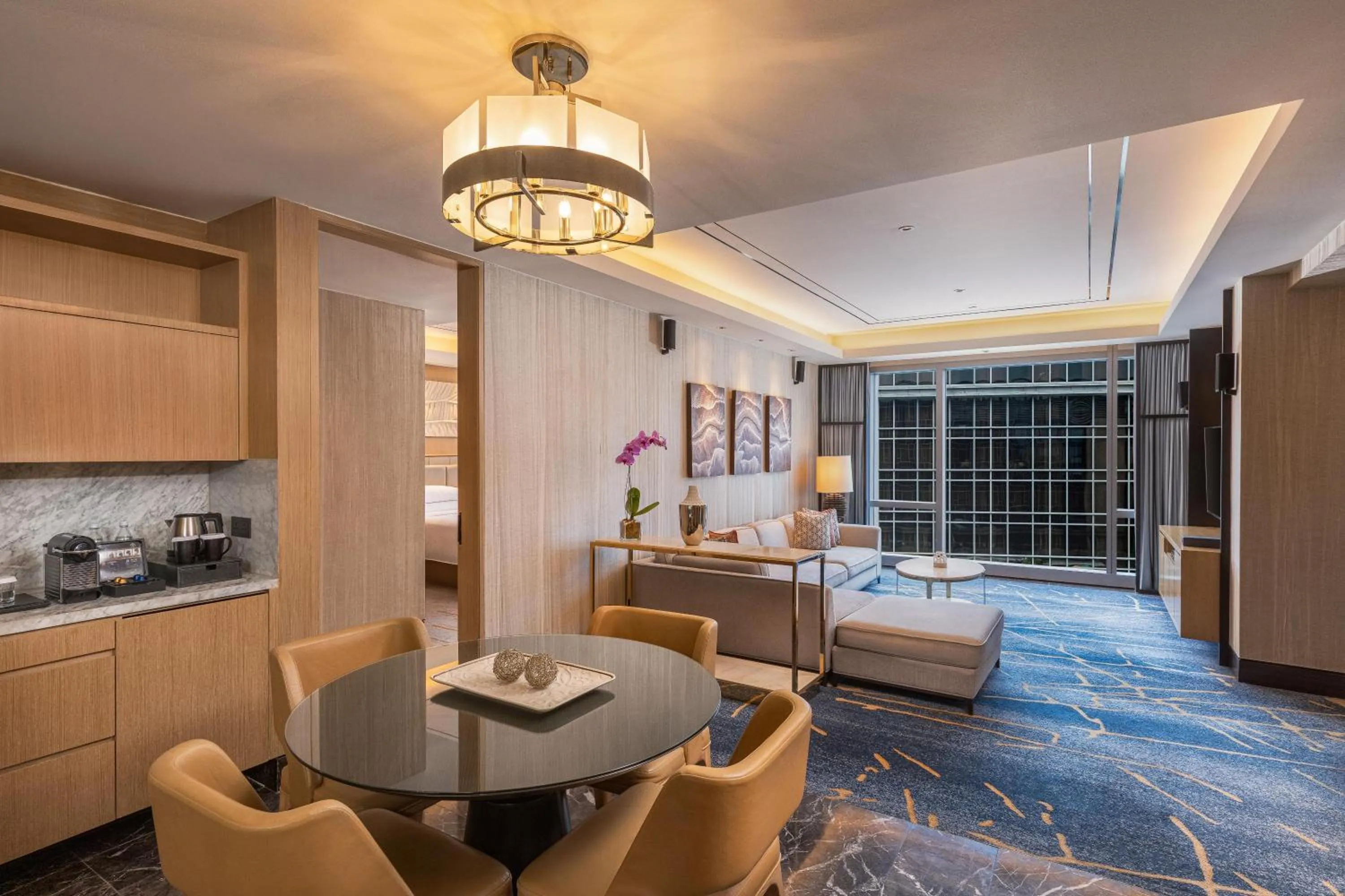 Living room in Hilton Manila Newport World Resorts