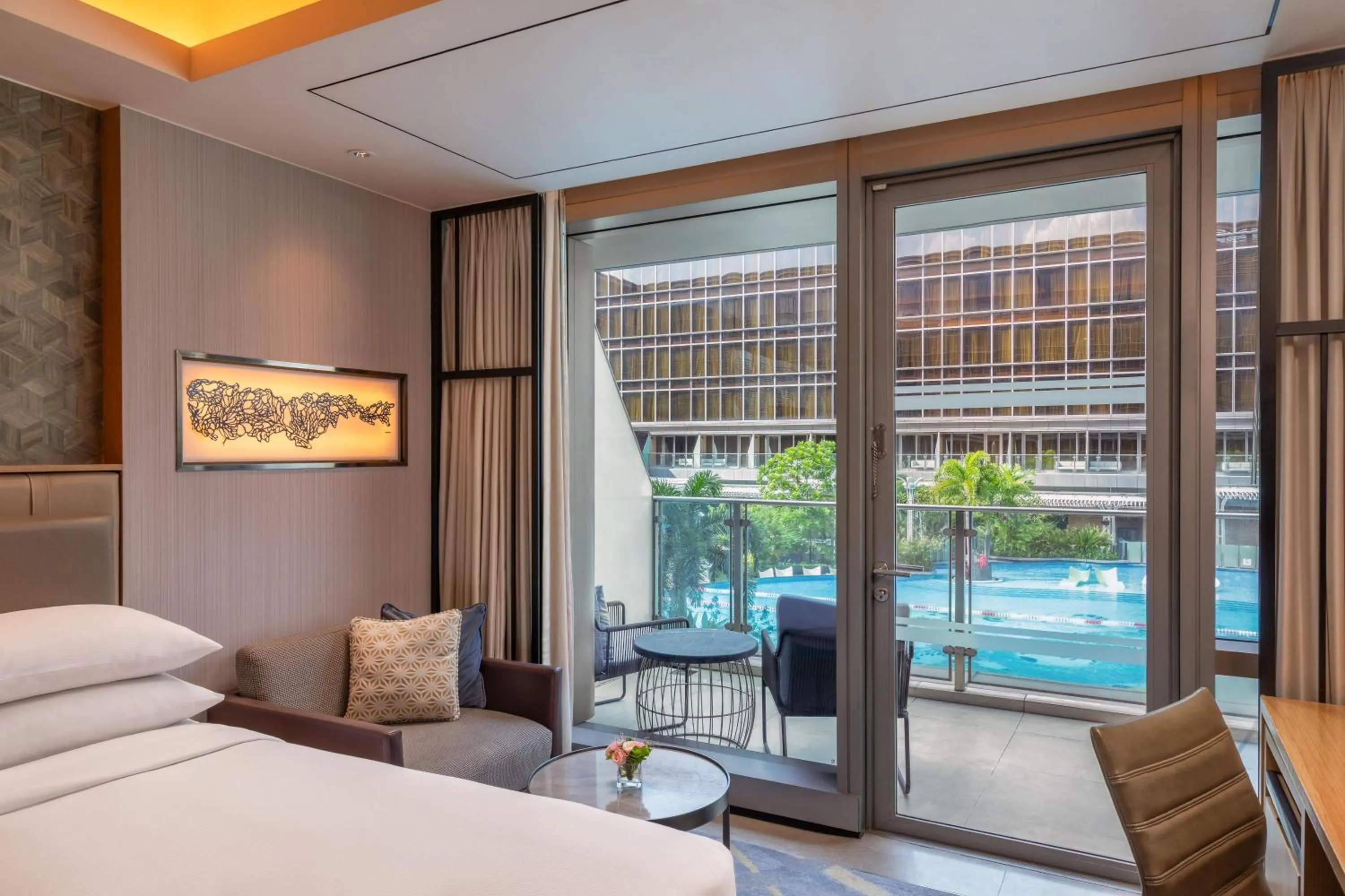 Bed in Hilton Manila Newport World Resorts