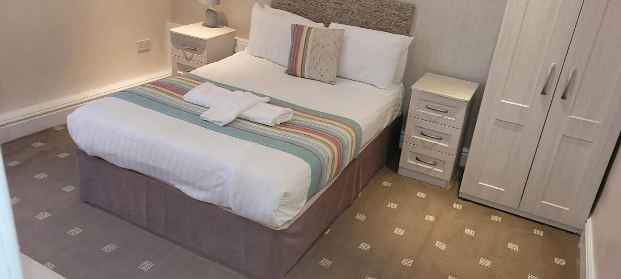 Bedroom, Bed in The Georgian Hollies Hotel