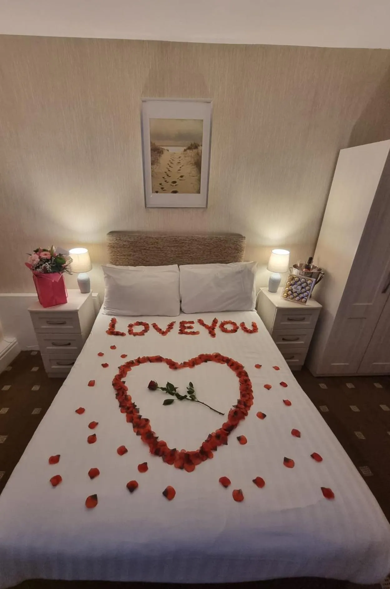 Bed in The Georgian Hollies Hotel