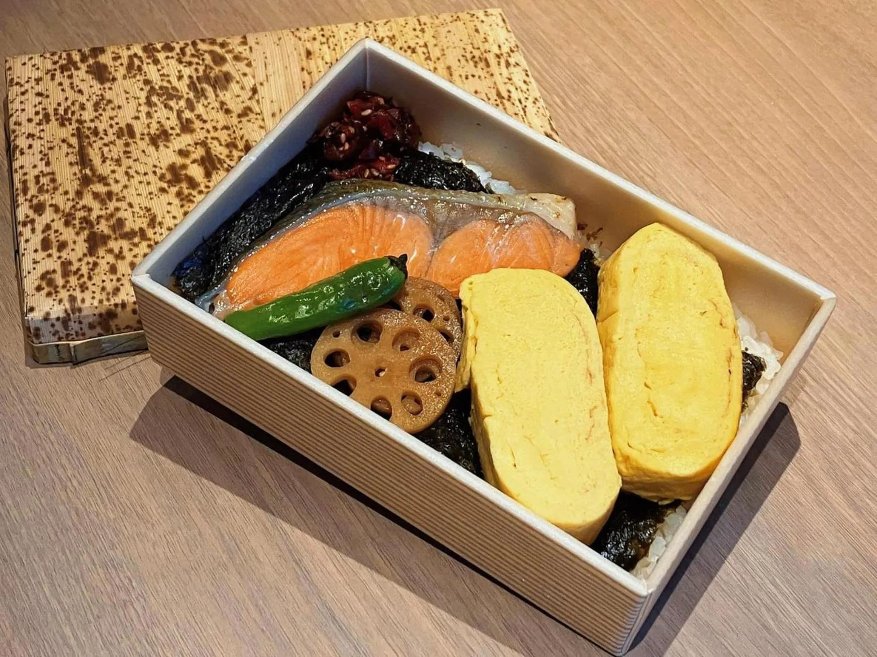 Restaurant/places to eat in Garner Hotel Osaka Honmachi Midosuji by IHG