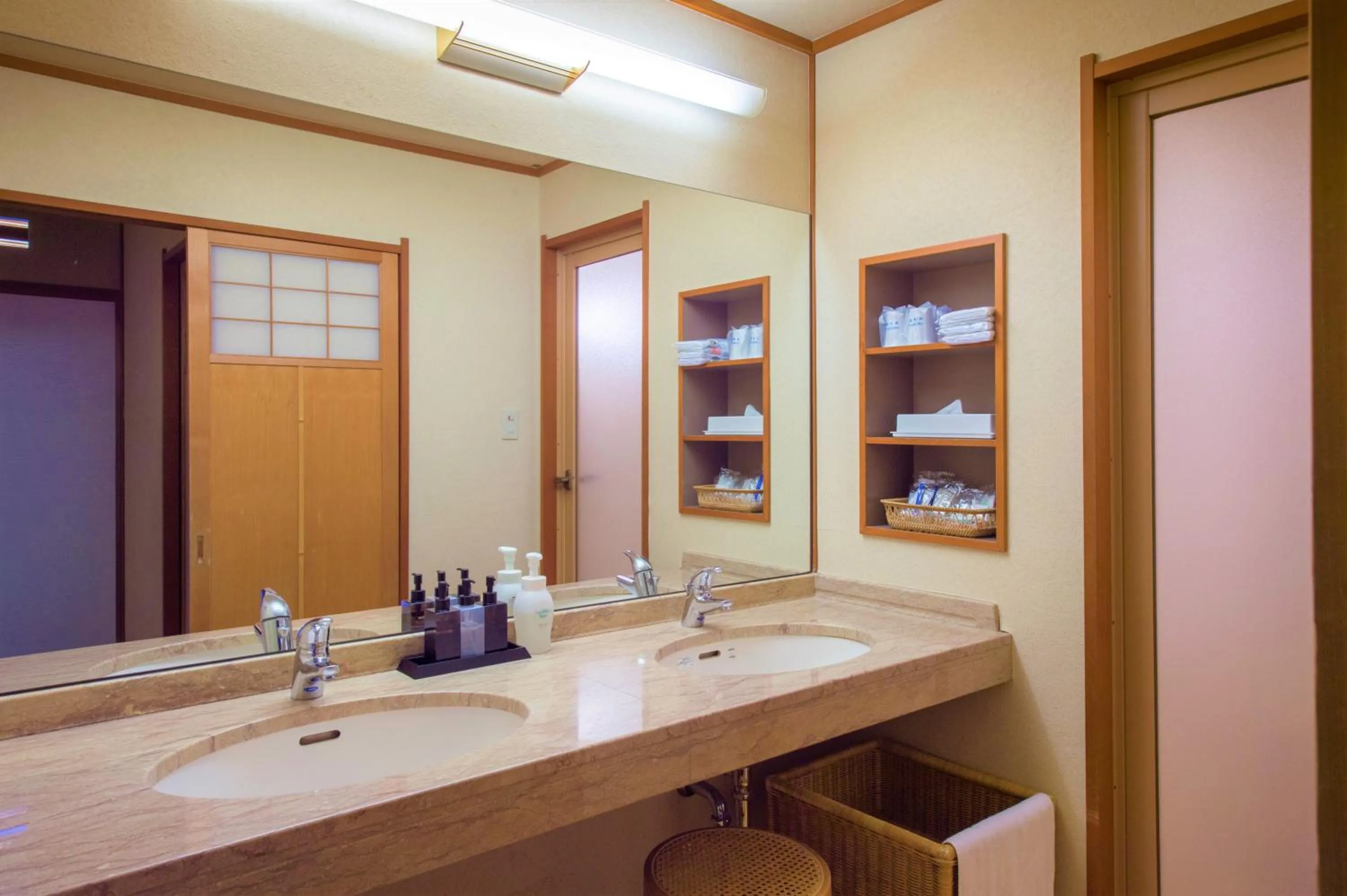 Bathroom in Kashikojima Hojoen