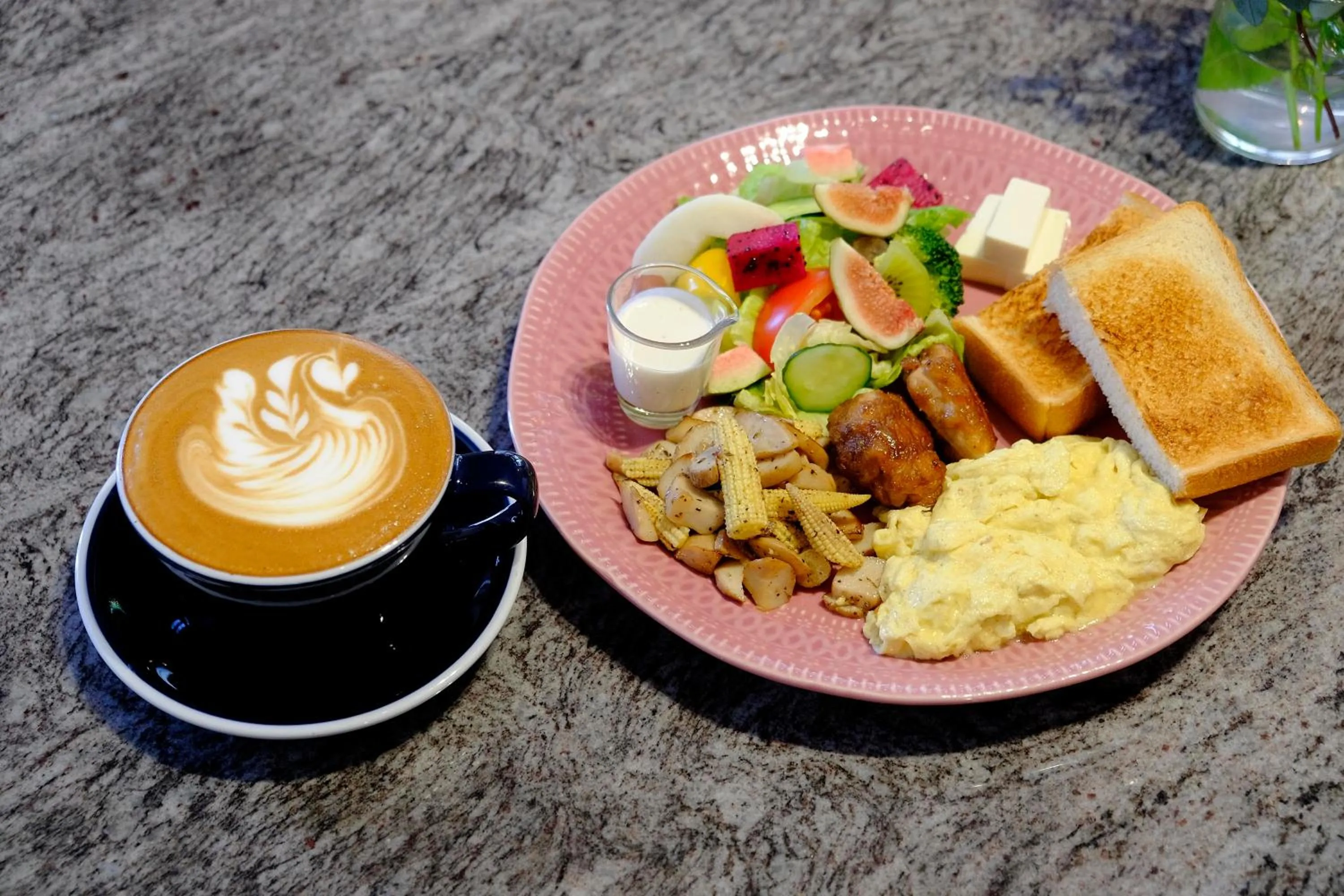 Breakfast in 東勢 Kumokuru 雲山初露 預訂前需詳閱官網入住規定