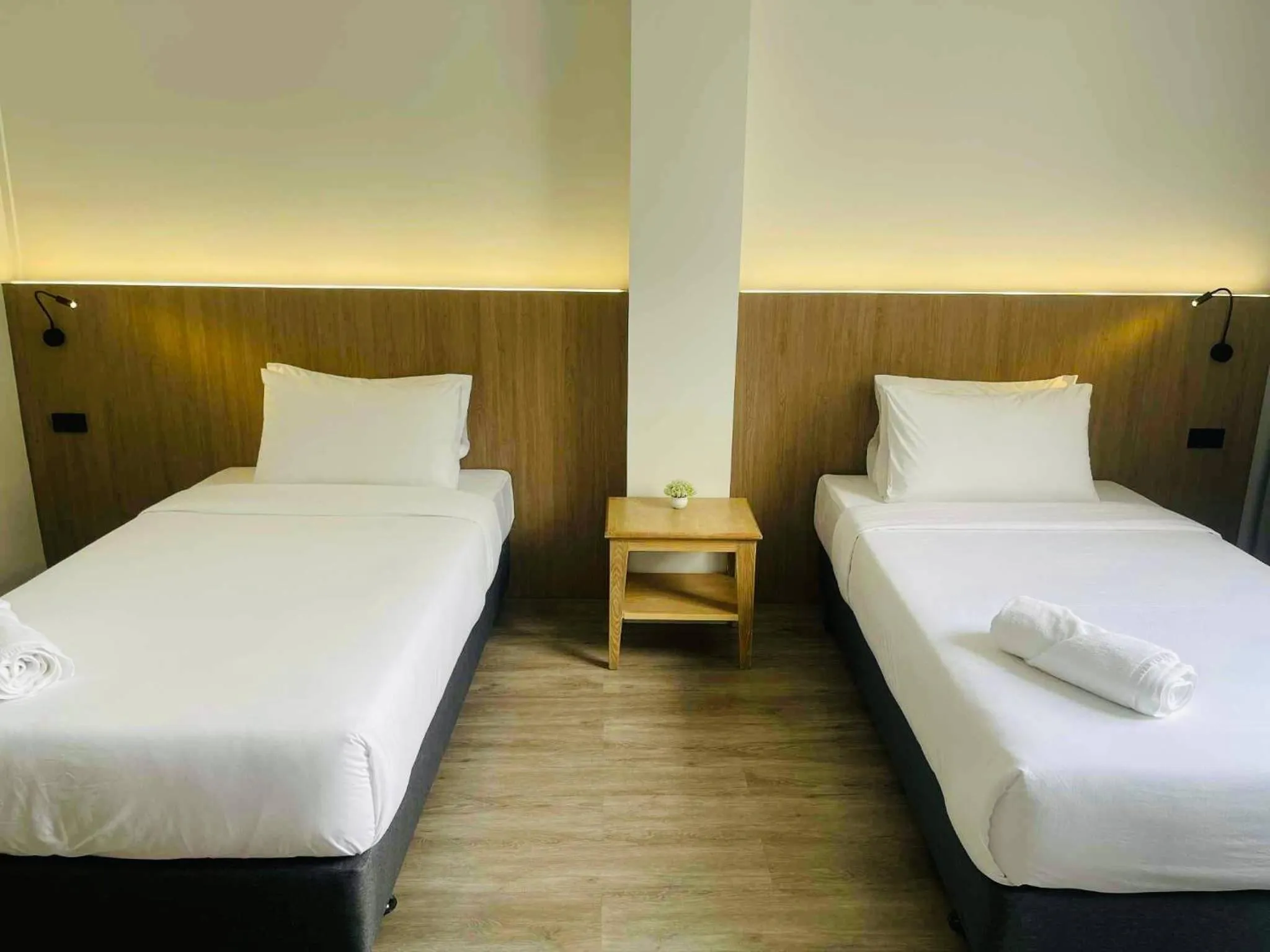 Bedroom, Bed in S2S Queen Trang Hotel