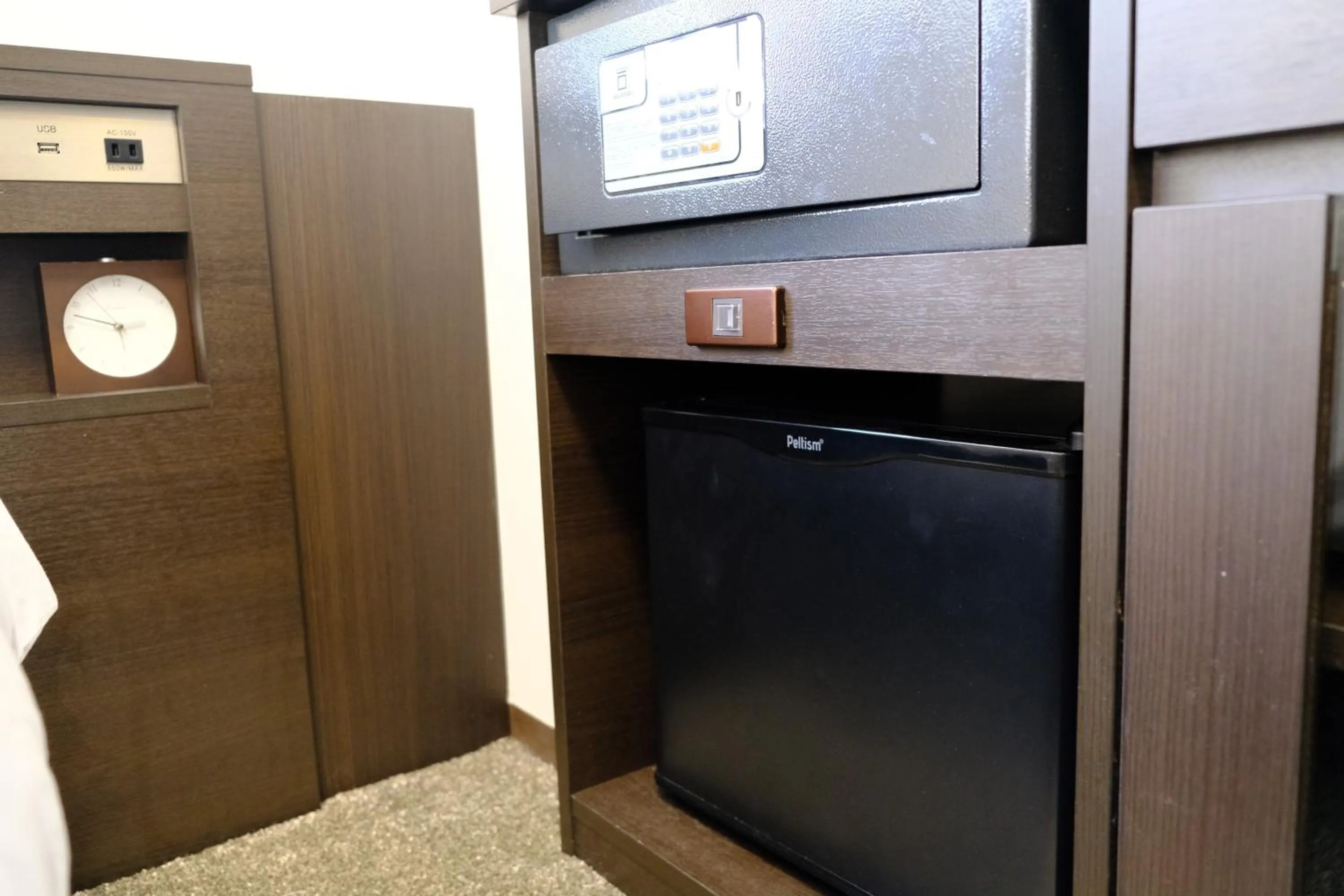 safe in Garner Hotel Osaka Honmachi Kita Semba by IHG