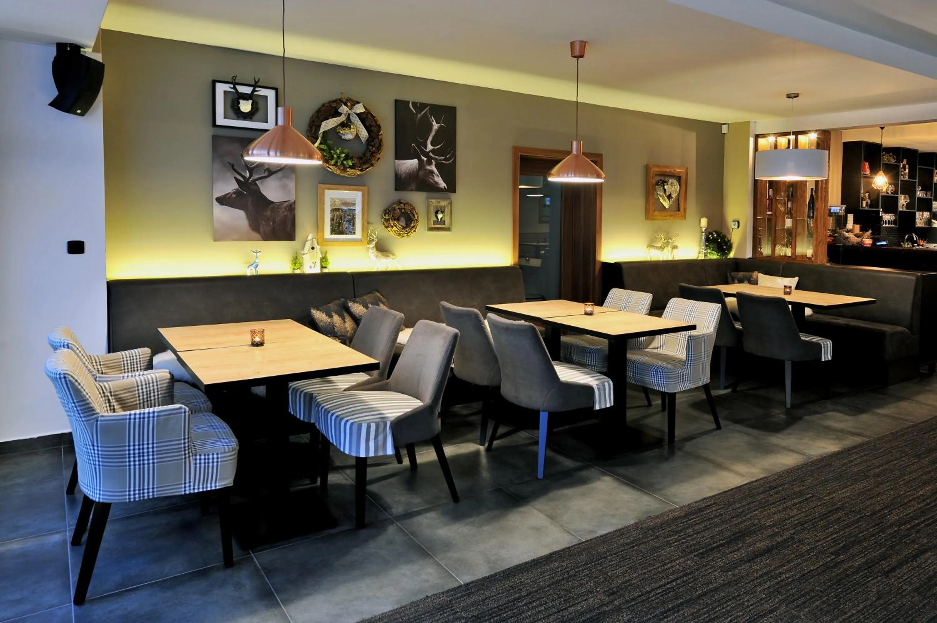 Restaurant/places to eat in APLEND Vila Olívia