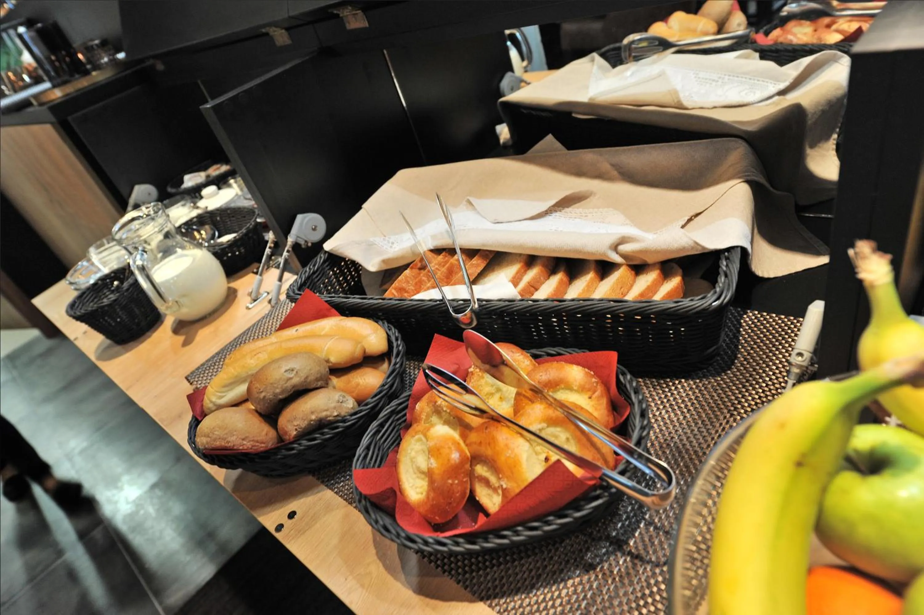 Buffet breakfast in APLEND Vila Olívia