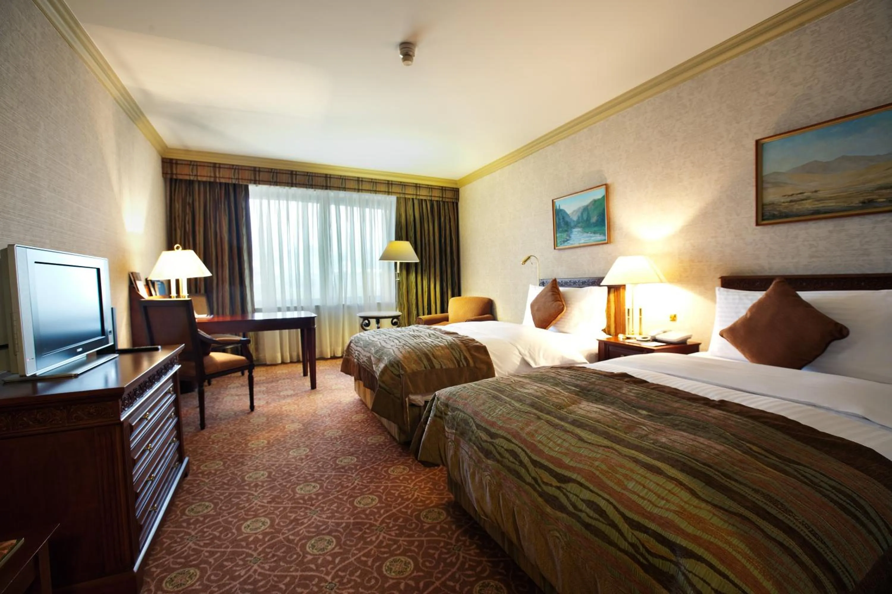 Photo of the whole room, Bed in InterContinental Almaty by IHG
