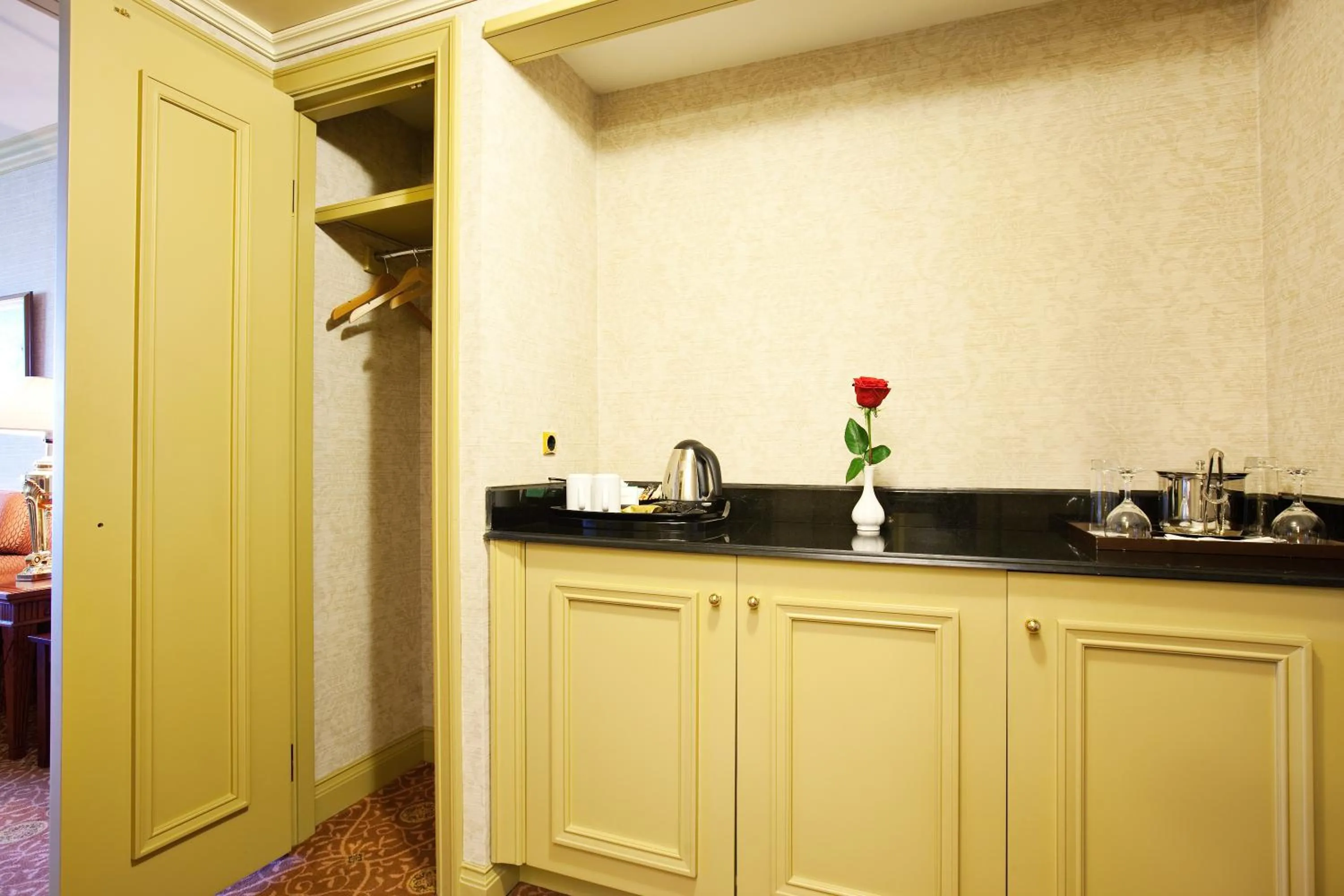 Coffee/tea facilities in InterContinental Almaty by IHG