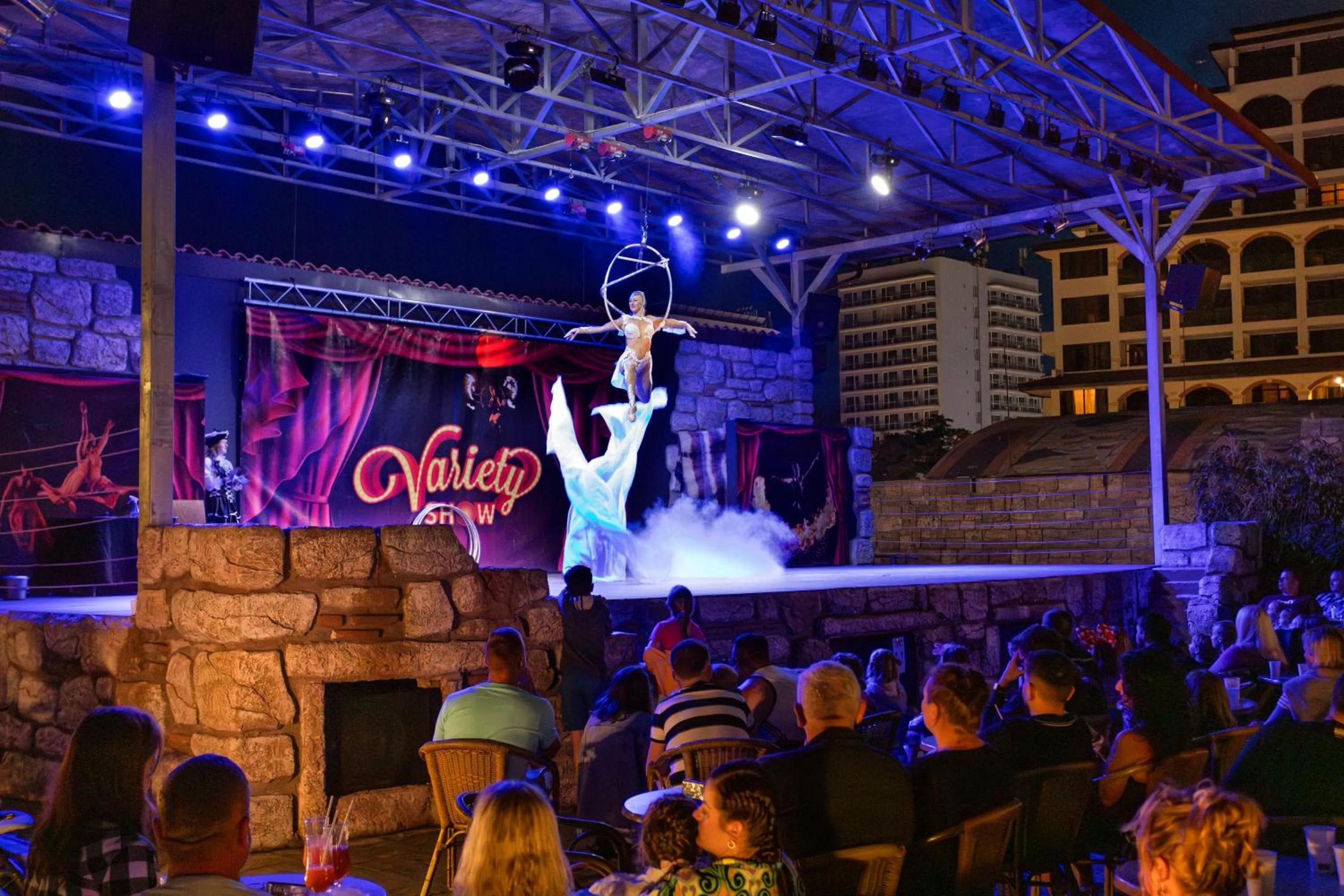 Evening entertainment in Melia Sunny Beach All Inclusive