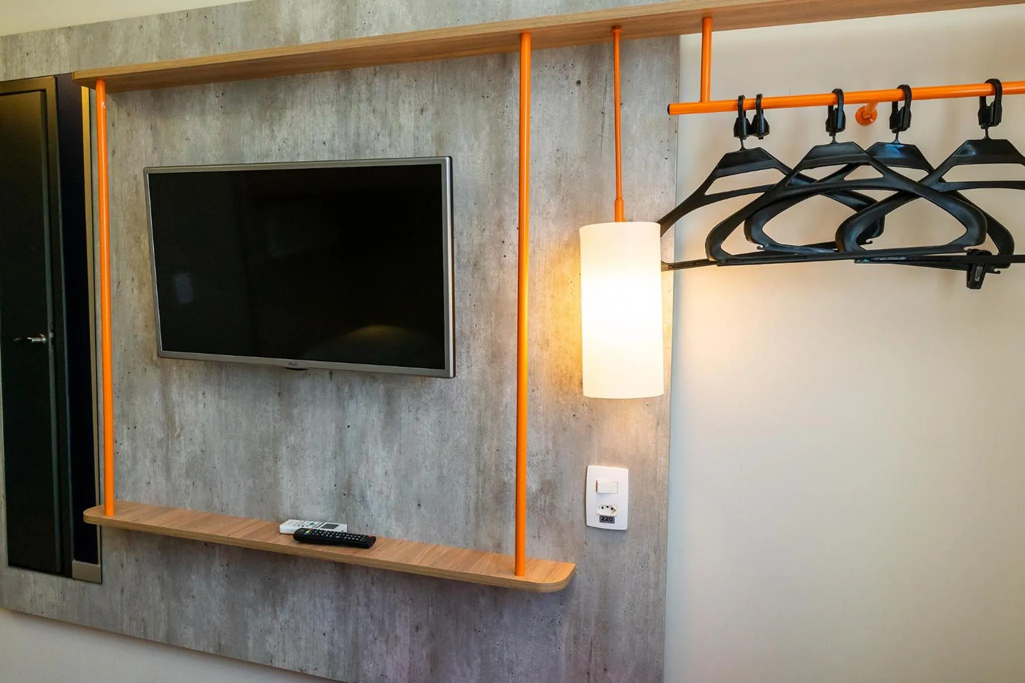 TV and multimedia in ibis budget Foz do Iguaçu