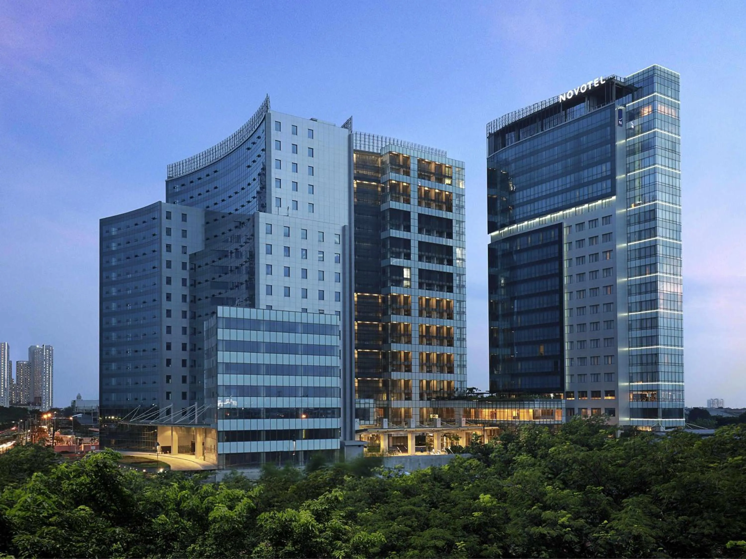 Property building in Novotel Samator Surabaya Timur